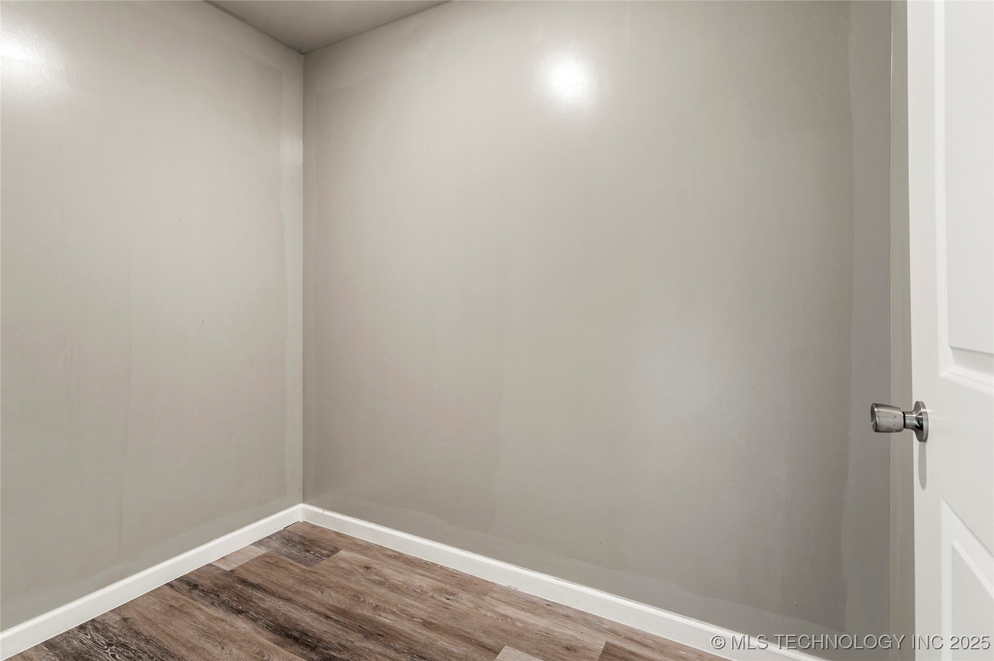 116 W 49th Place N