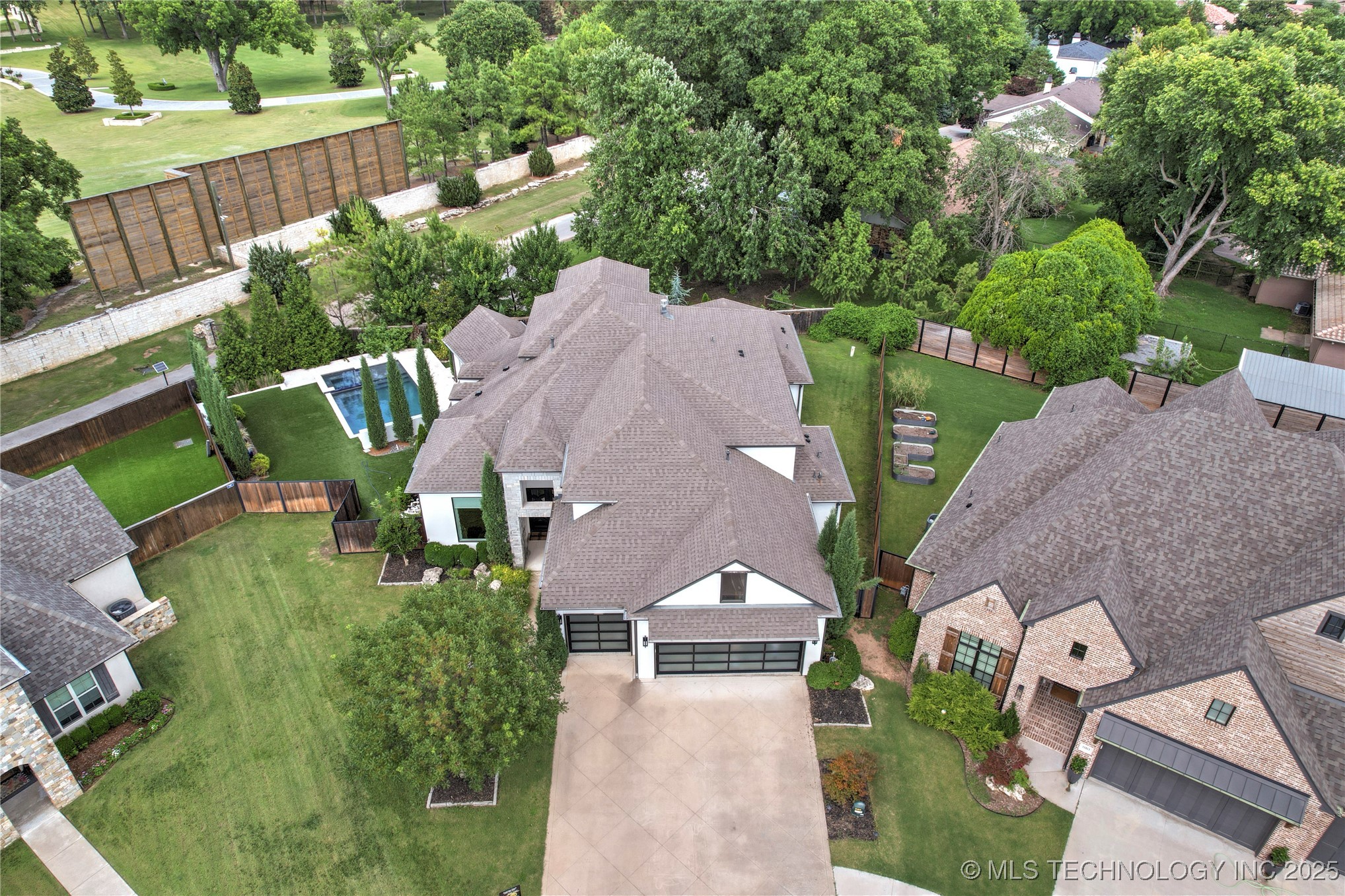 4603 E 118th Place