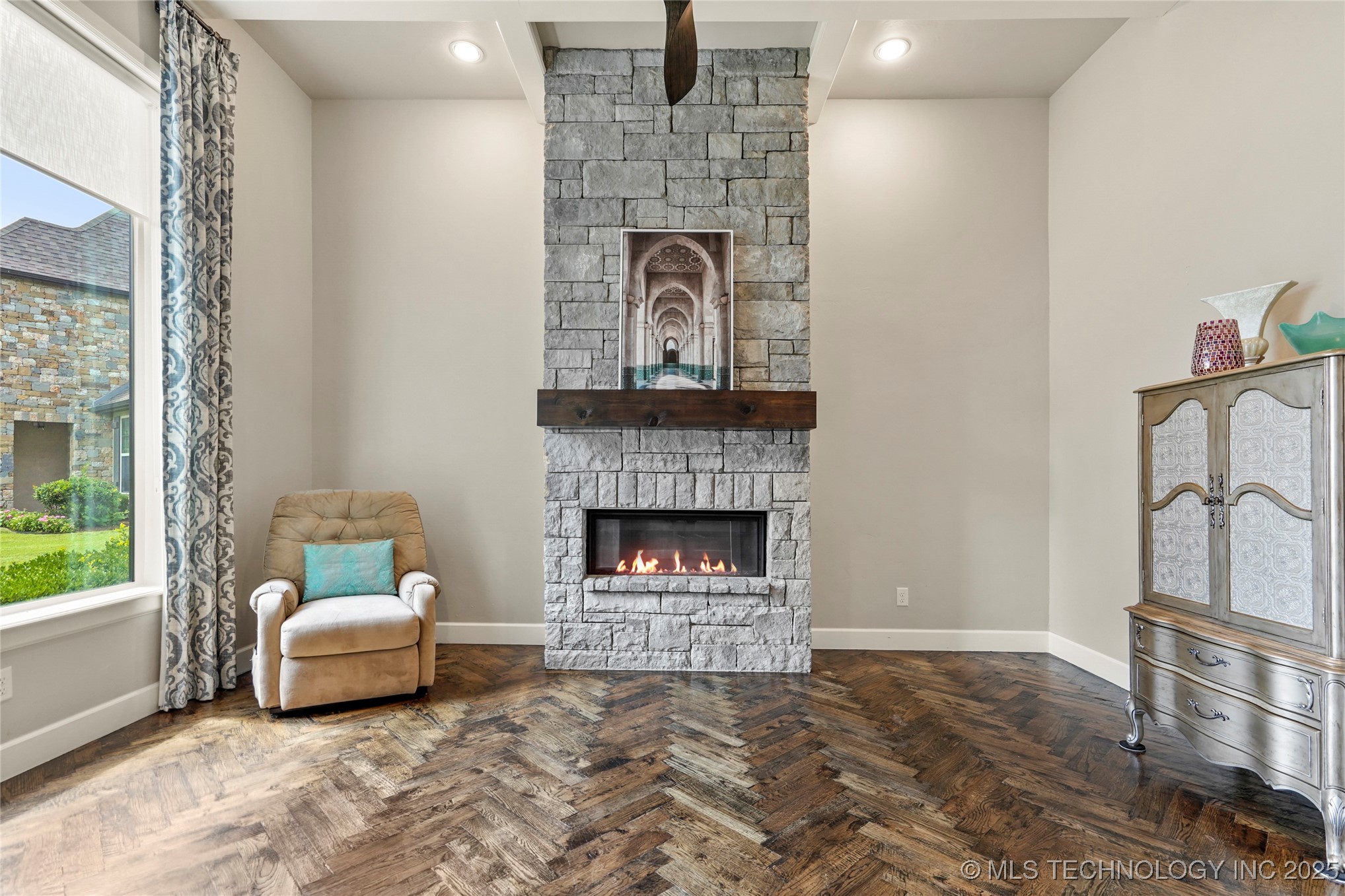 4603 E 118th Place