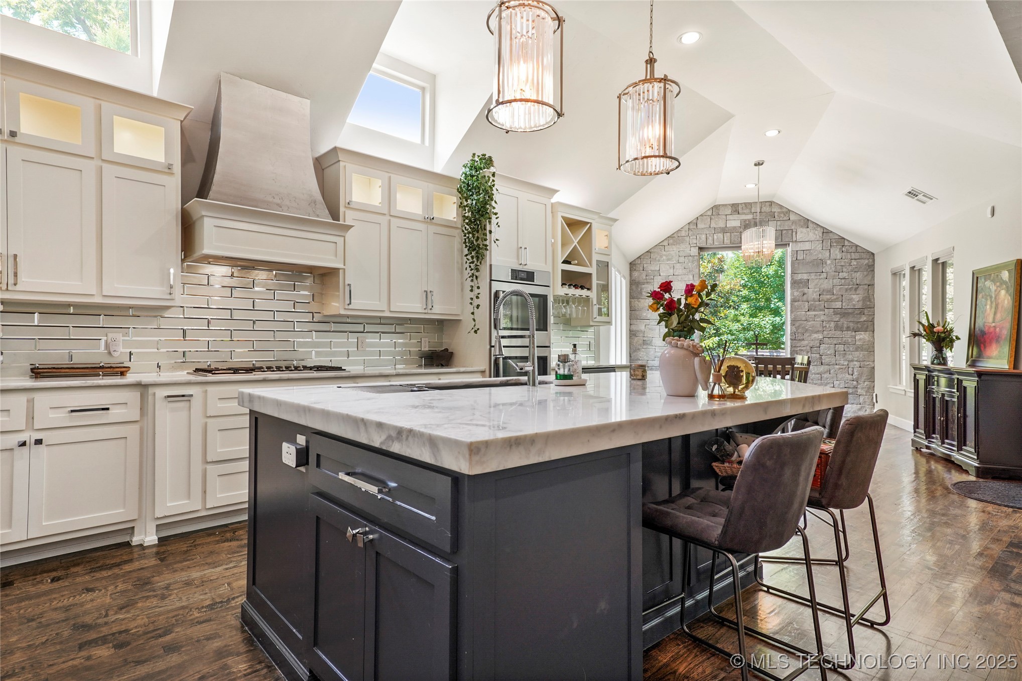 4603 E 118th Place