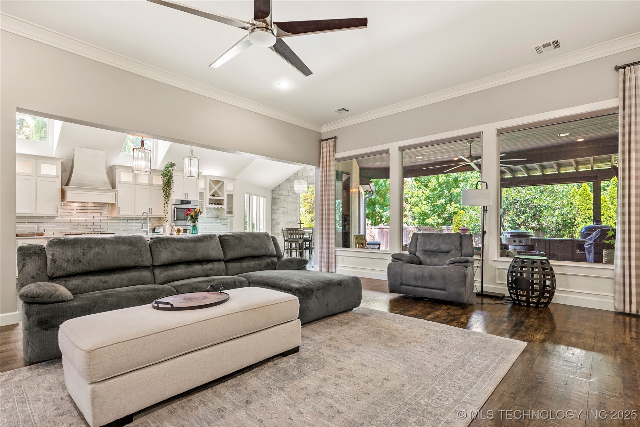 4603 E 118th Place