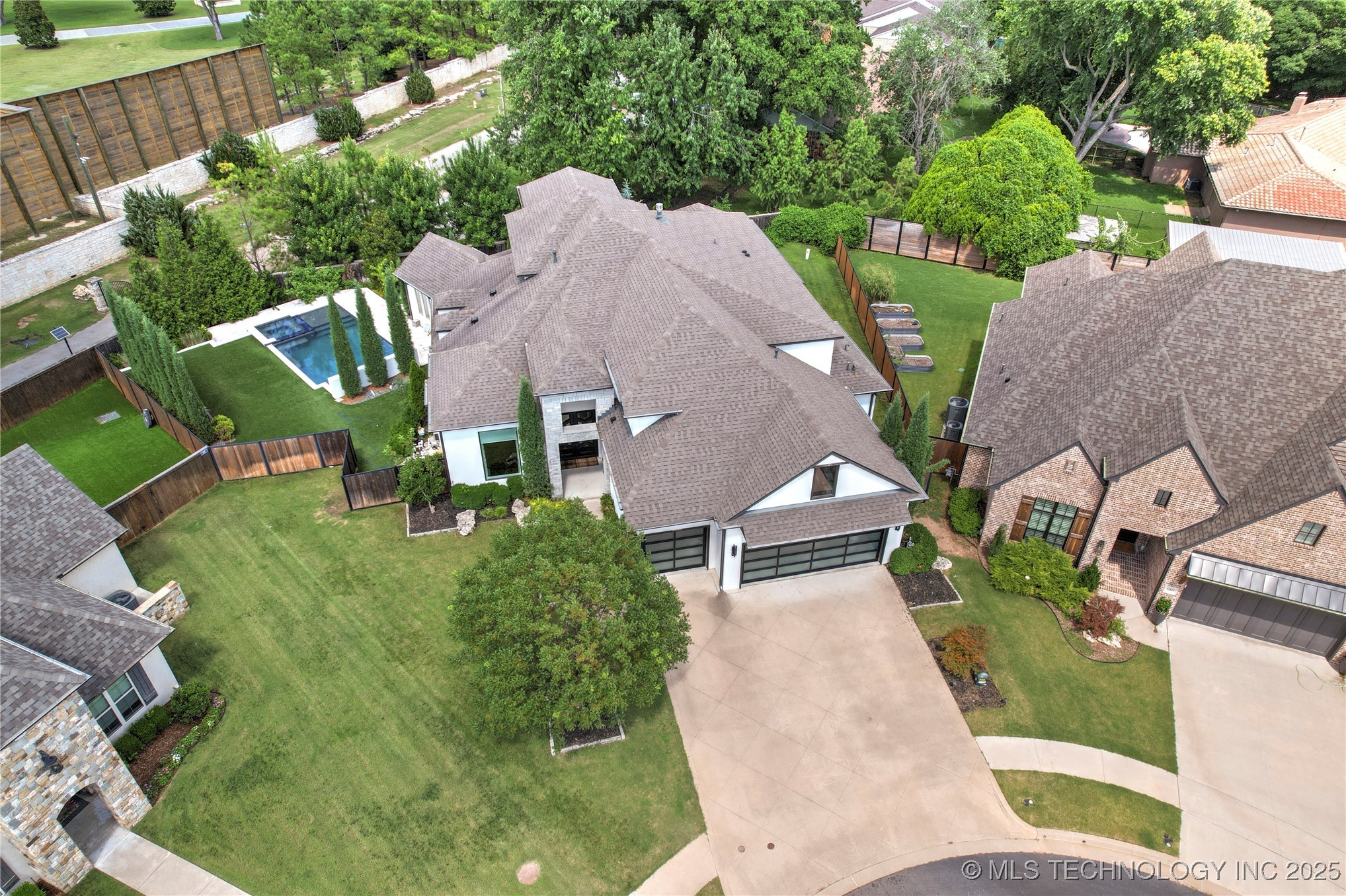4603 E 118th Place