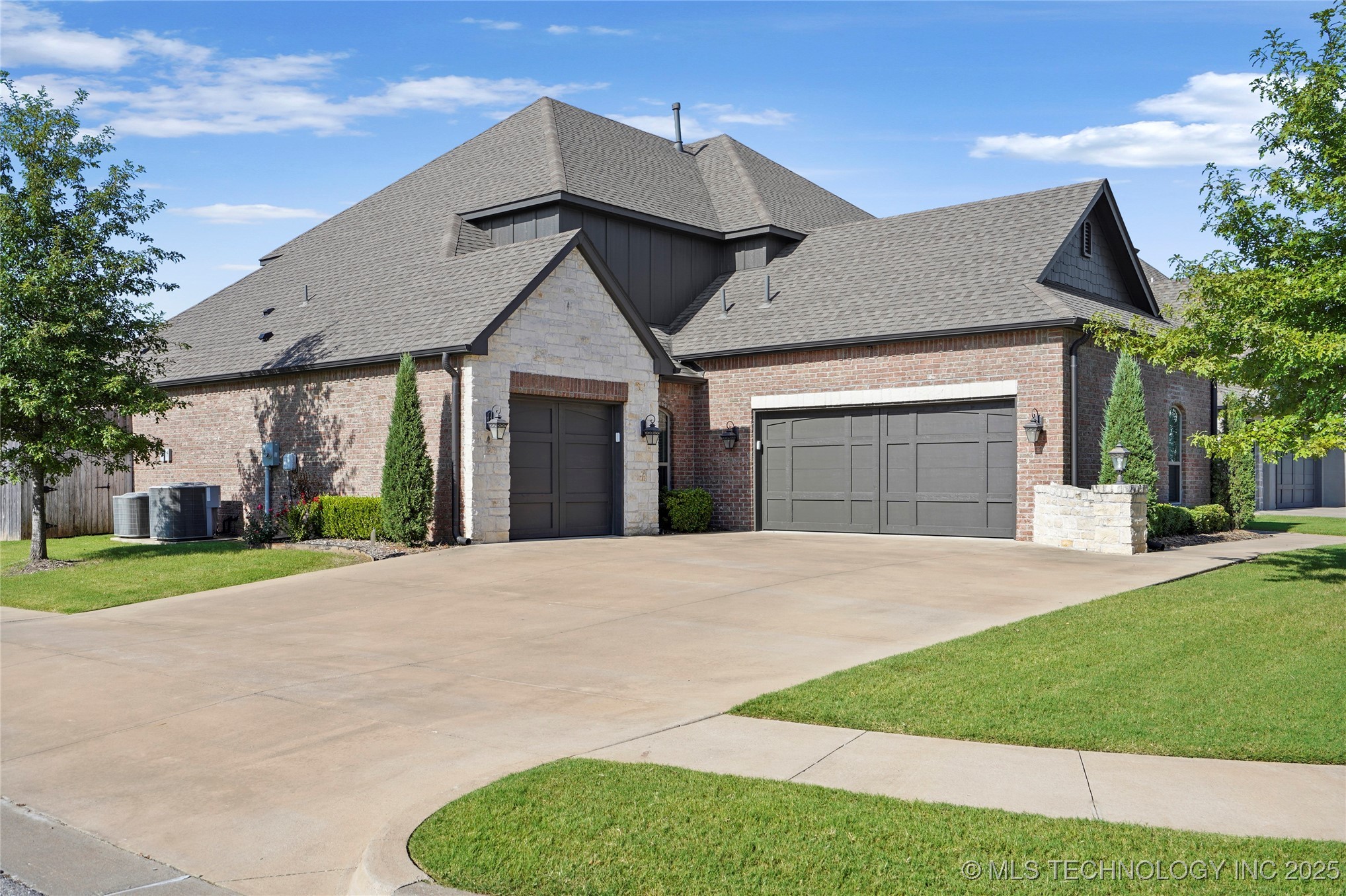 17246 E 45th Place