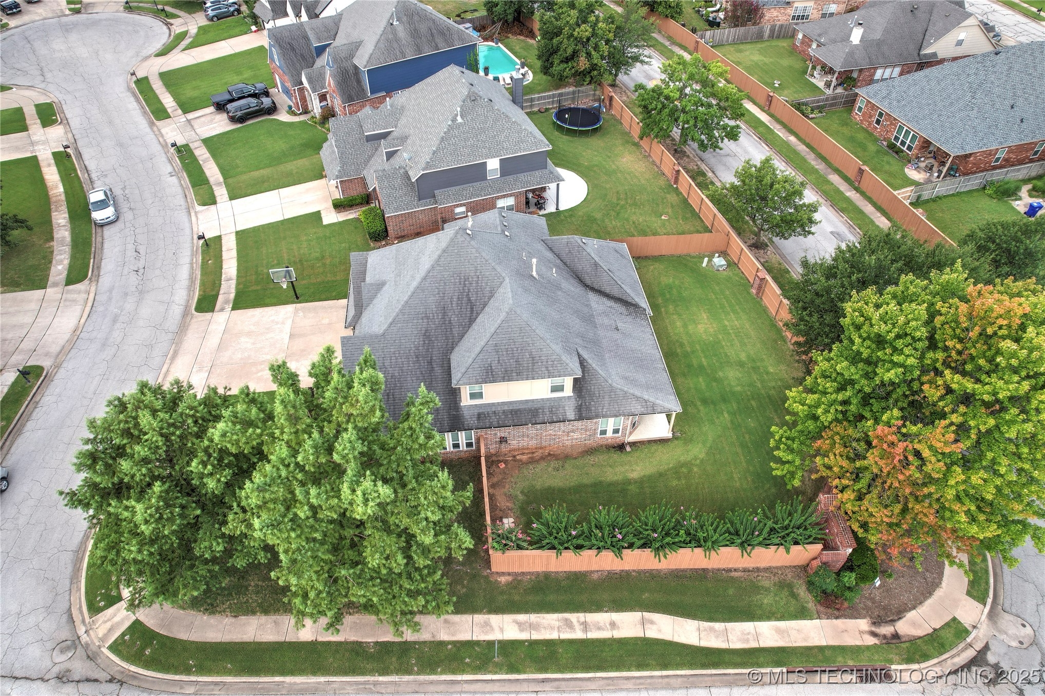 1000 S Cypress Avenue