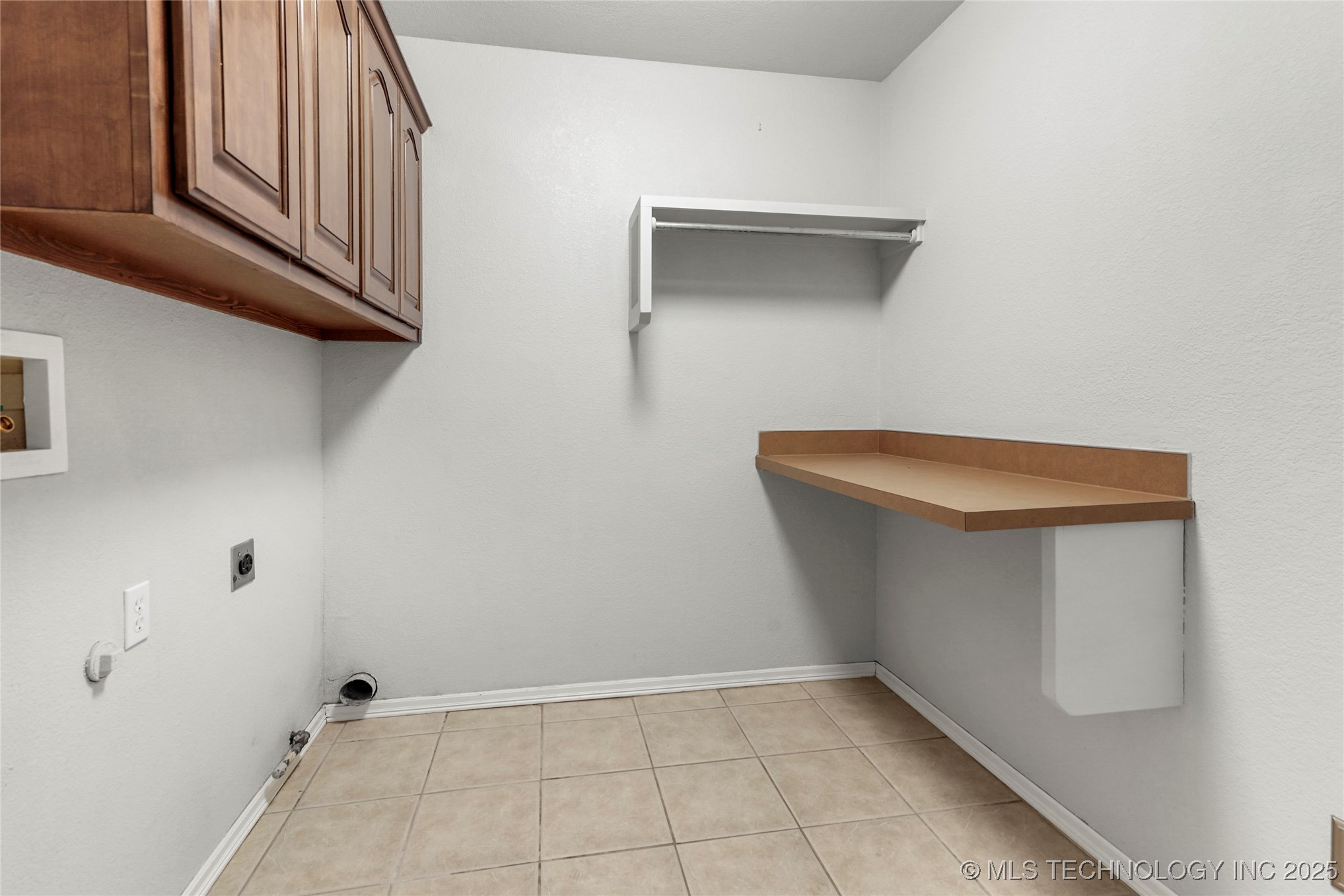 1000 S Cypress Avenue