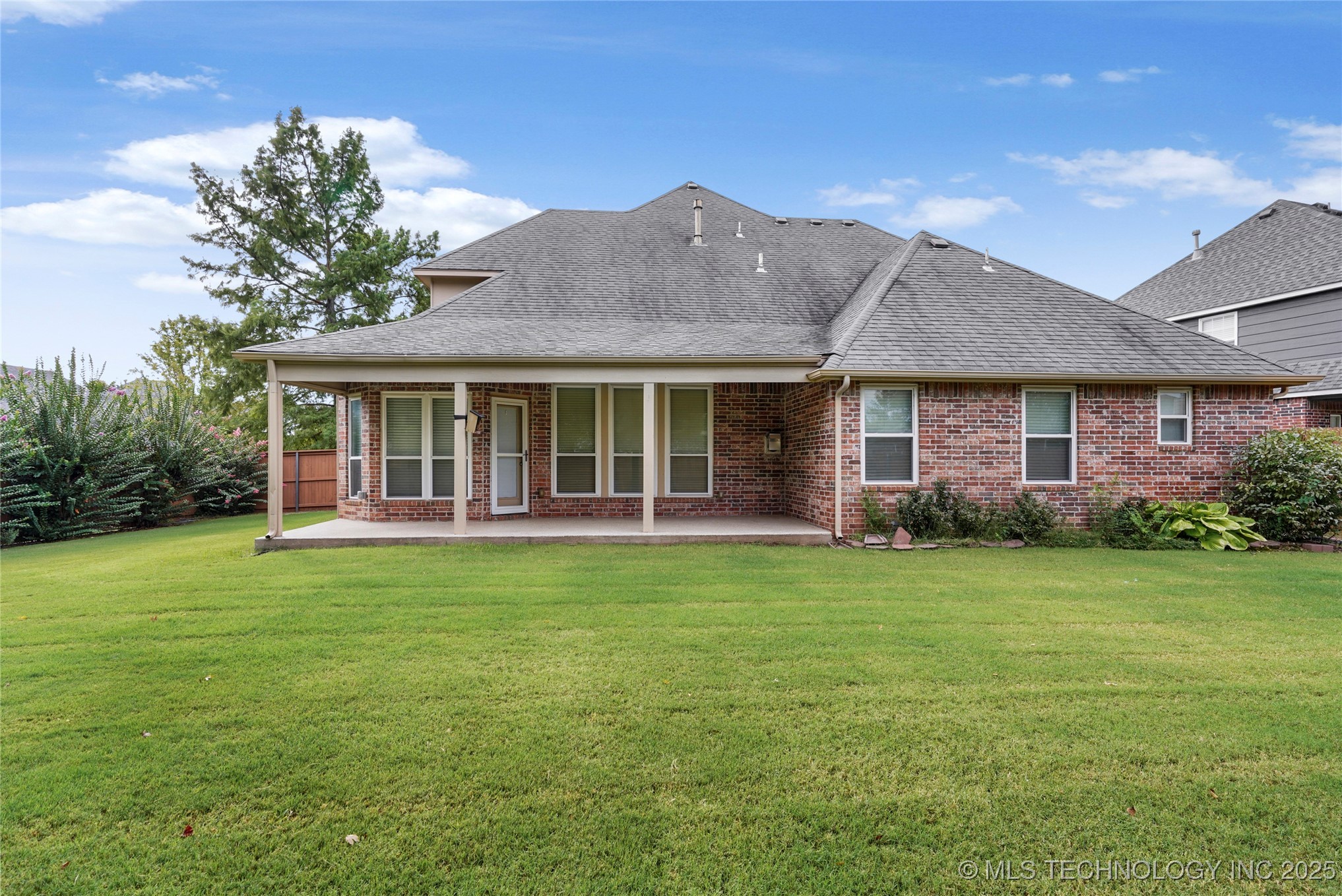 1000 S Cypress Avenue