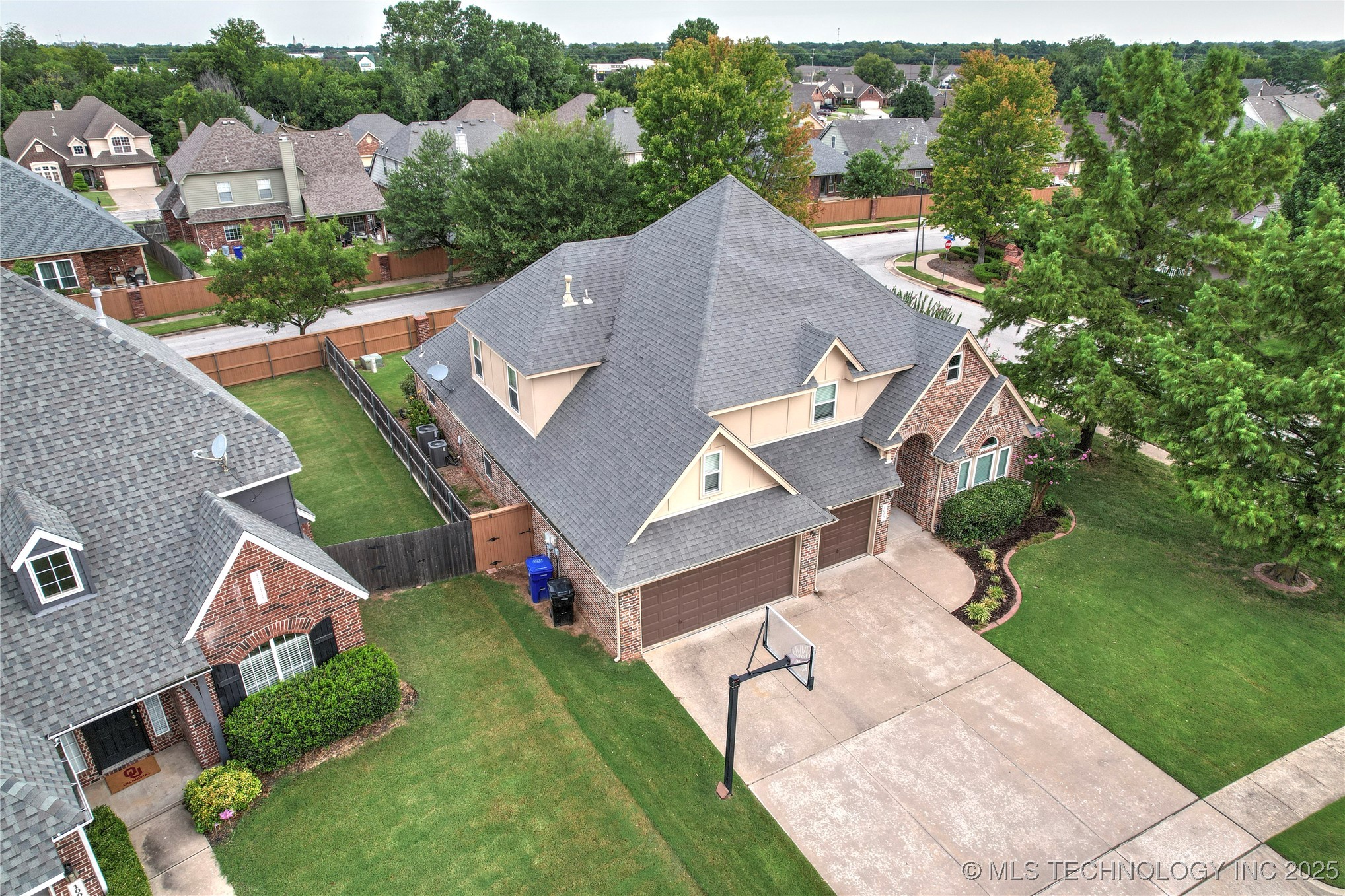 1000 S Cypress Avenue