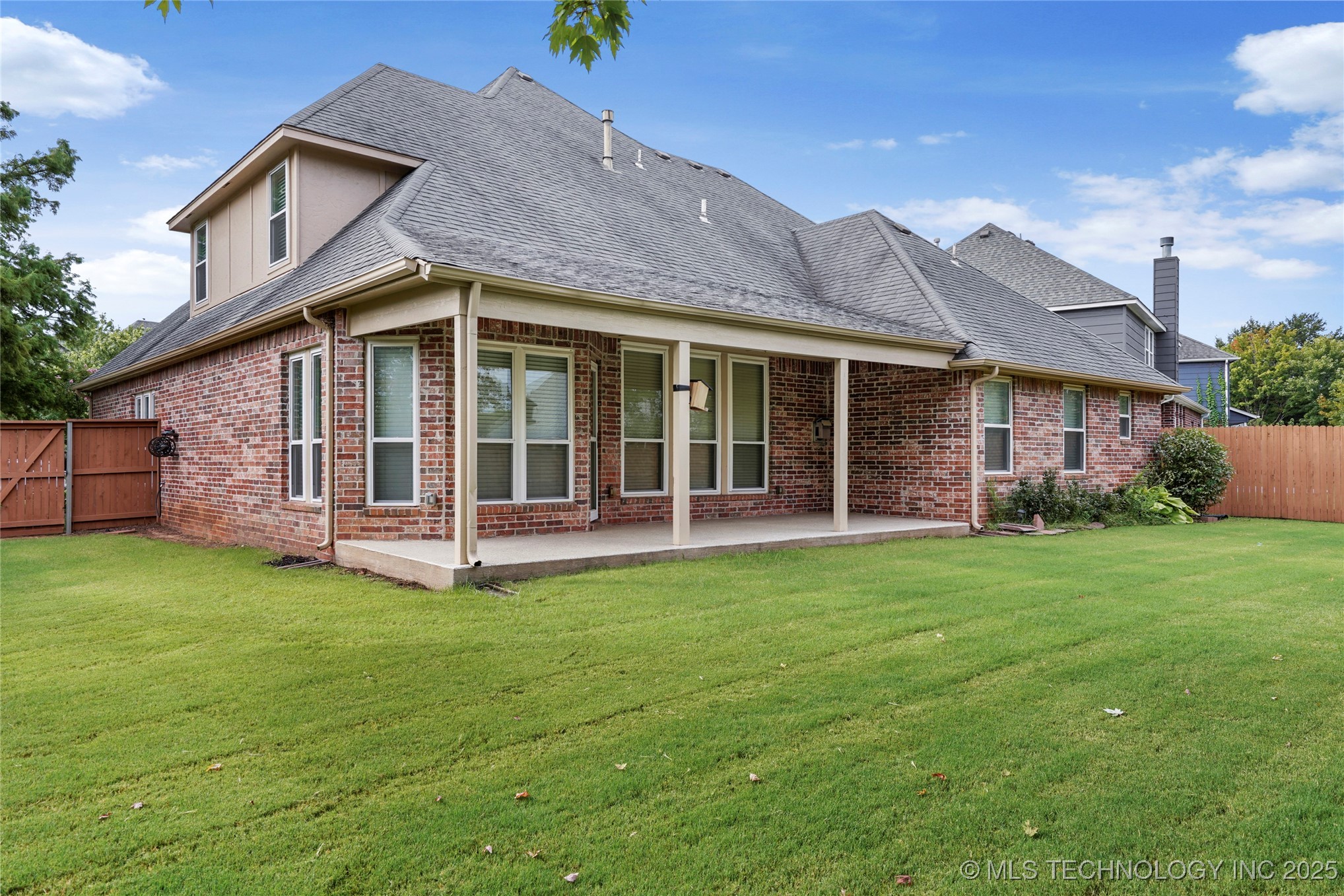 1000 S Cypress Avenue