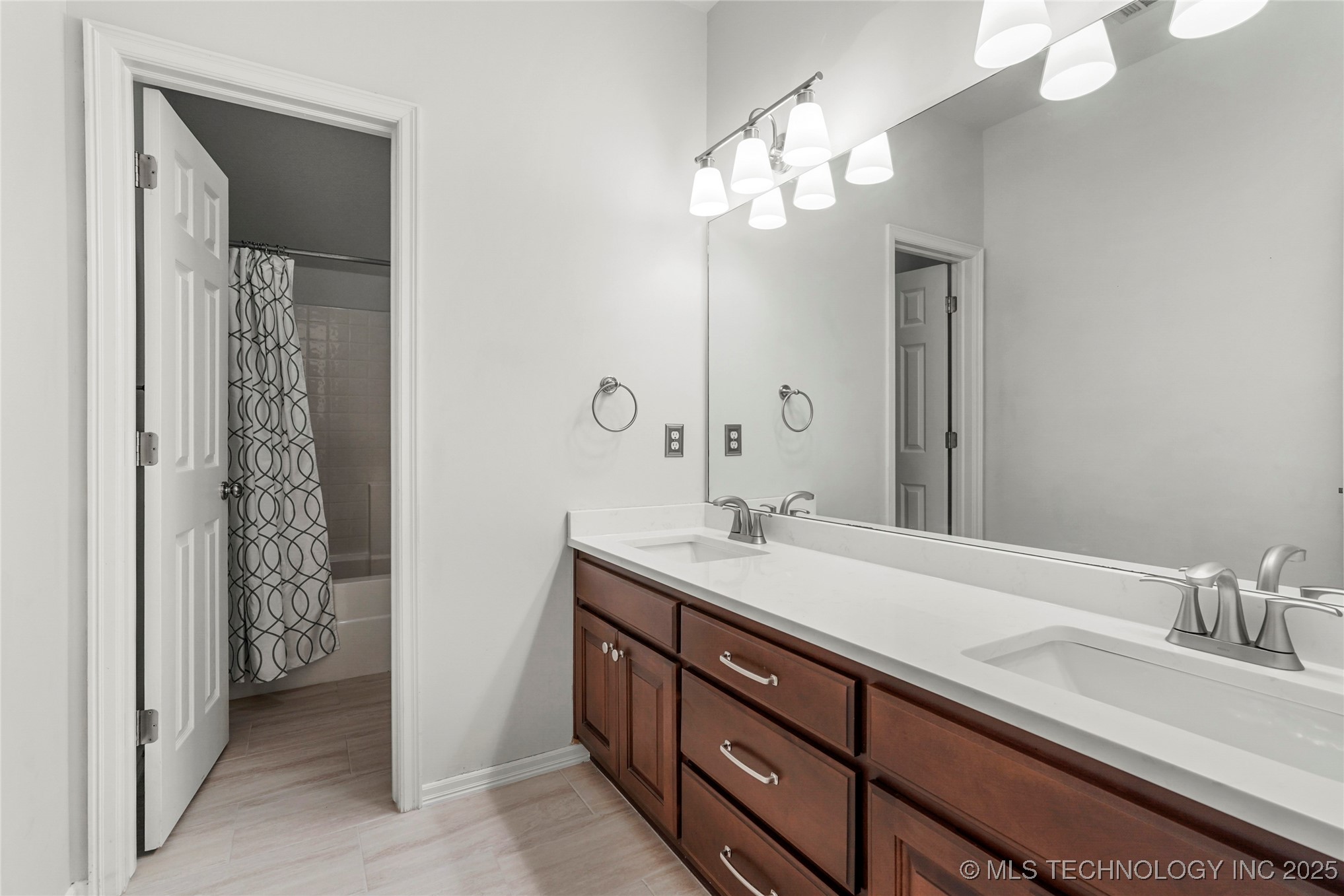 1000 S Cypress Avenue