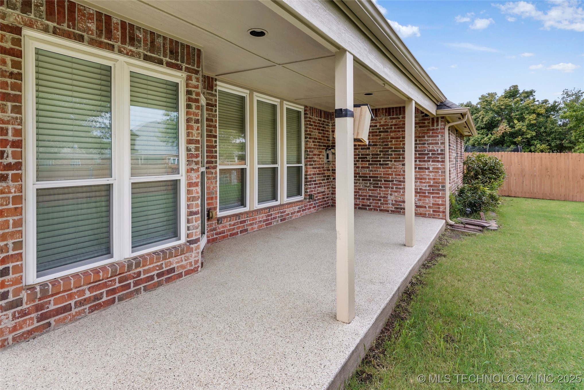 1000 S Cypress Avenue