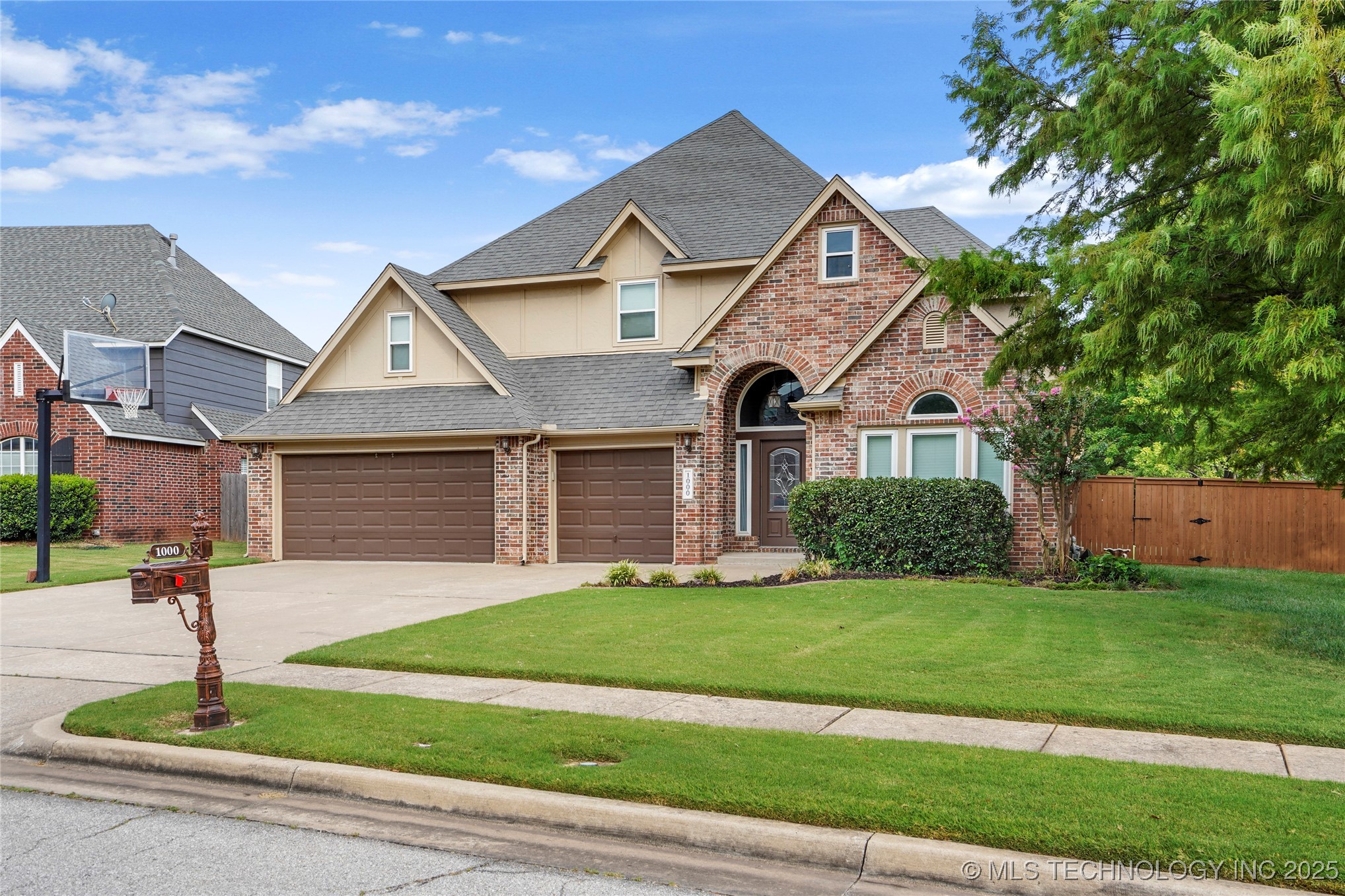 1000 S Cypress Avenue