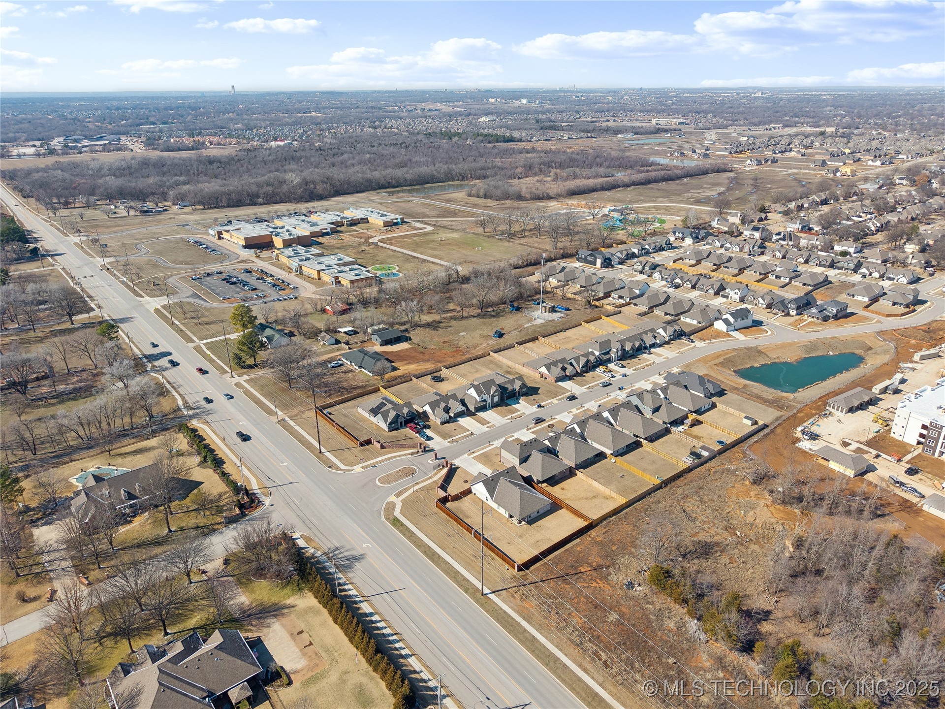 4632 S Chestnut Avenue