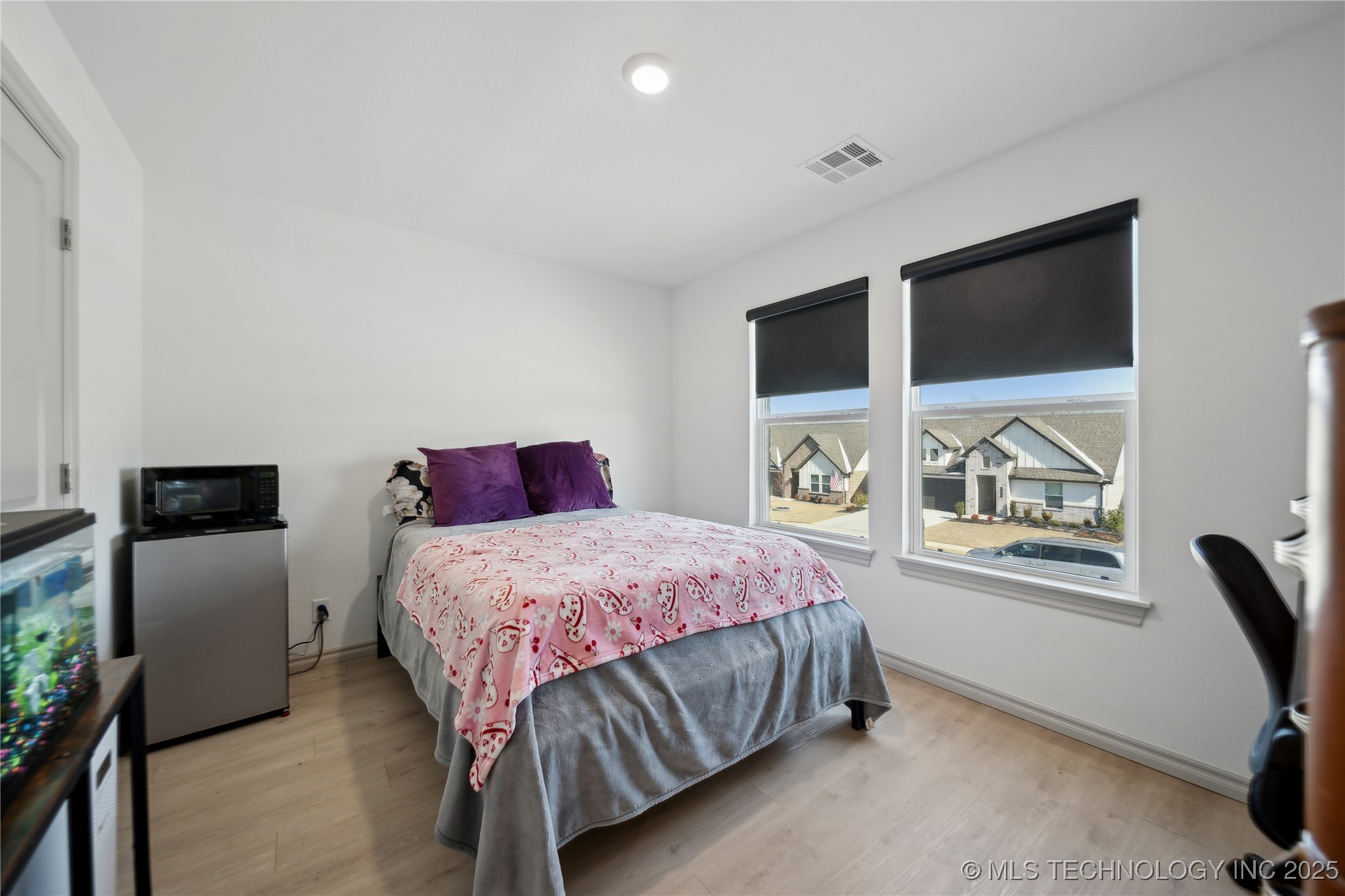 4632 S Chestnut Avenue