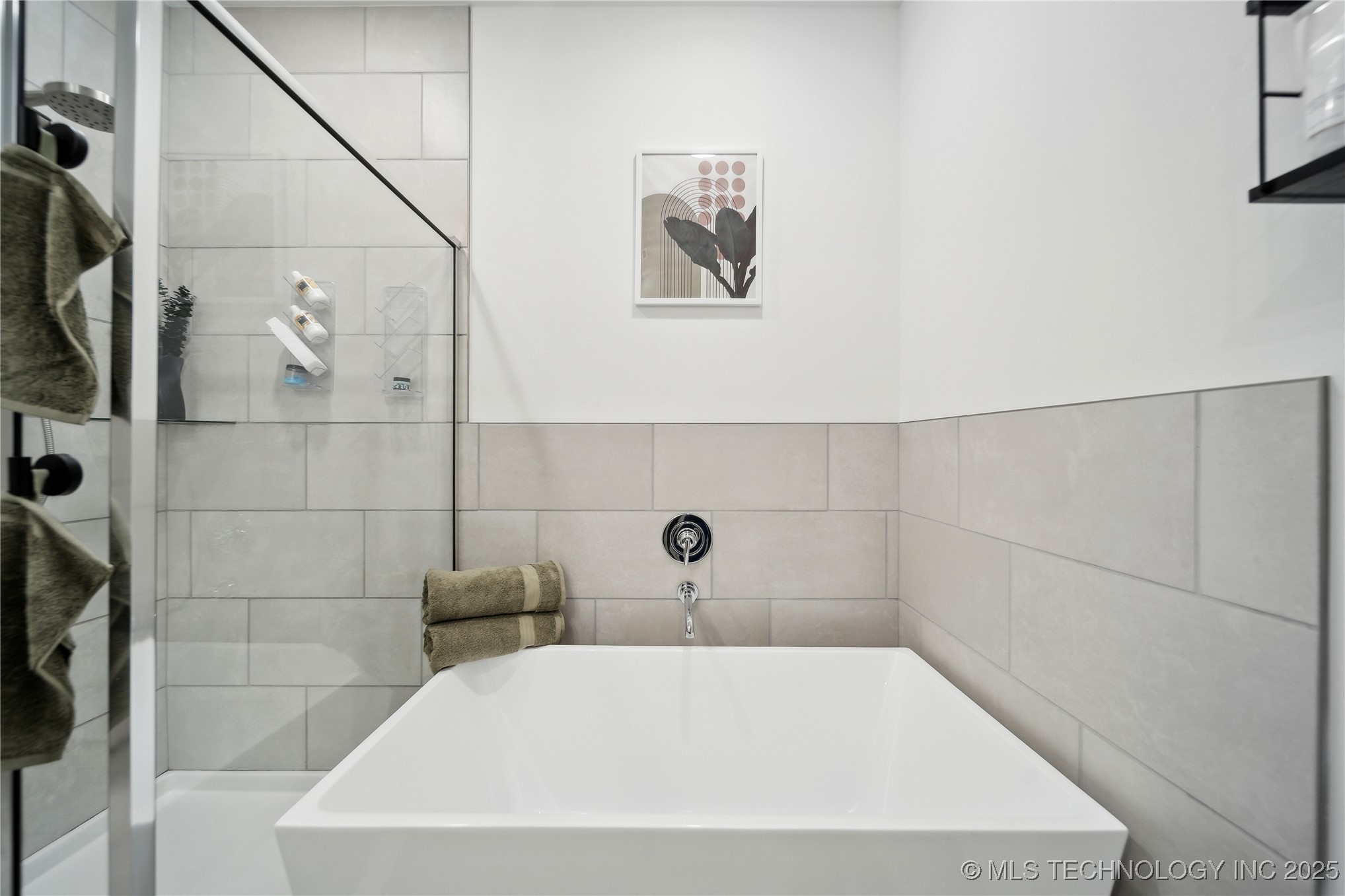 4632 S Chestnut Avenue