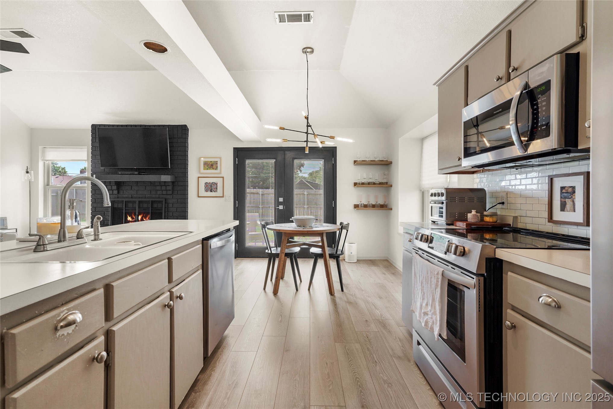 1601 W Galveston Street