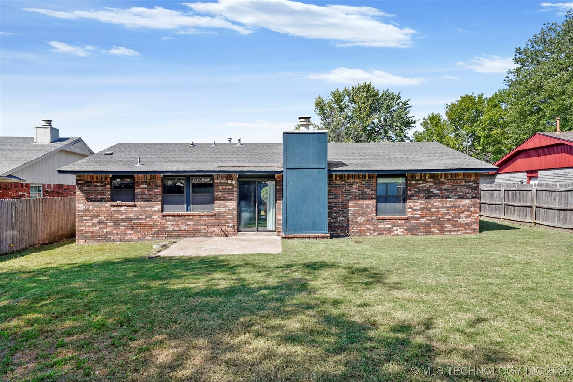 1233 W Memphis Street