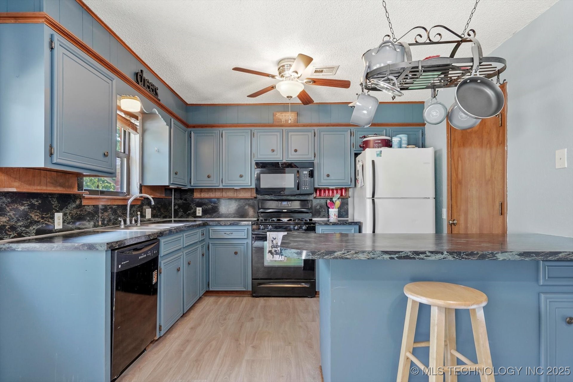 1233 W Memphis Street