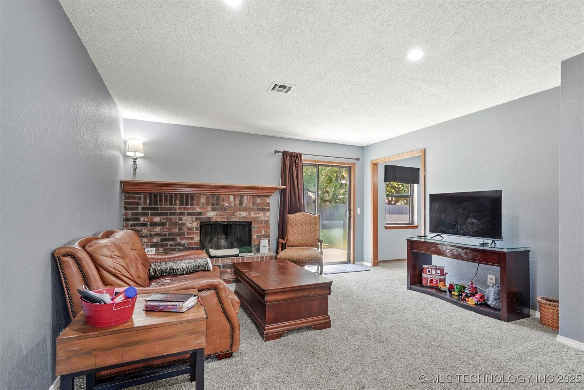 1233 W Memphis Street