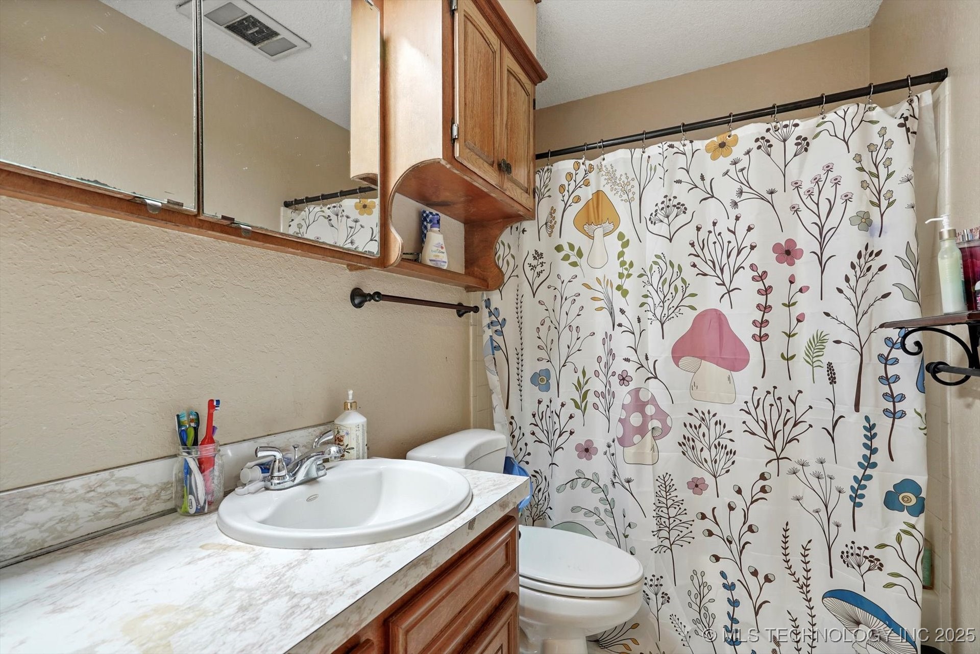 1233 W Memphis Street