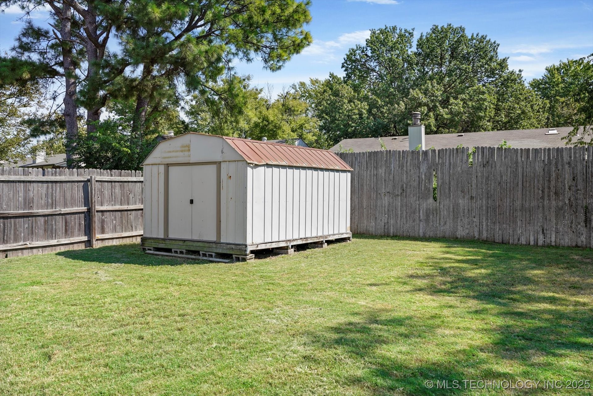 1233 W Memphis Street