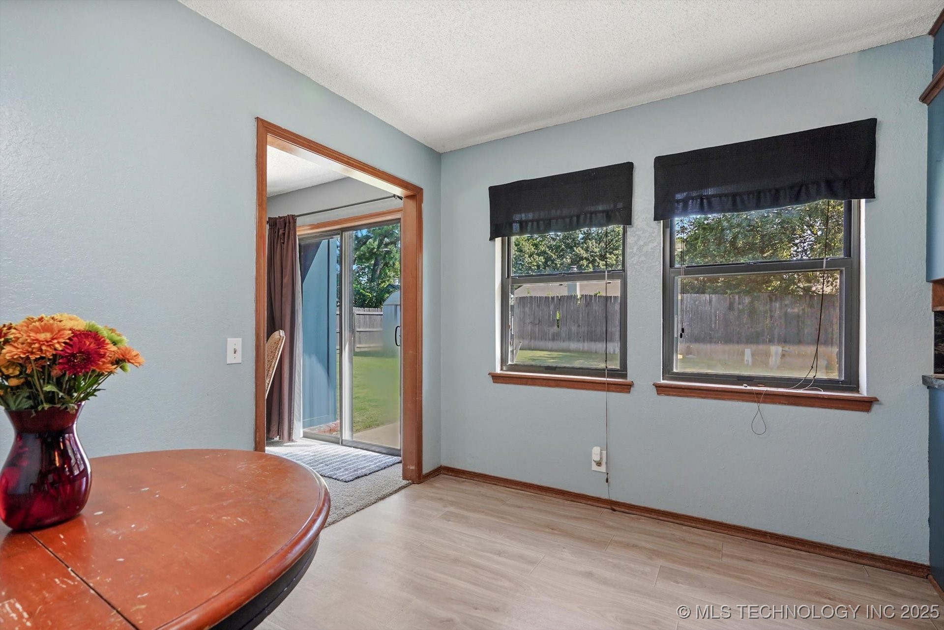 1233 W Memphis Street