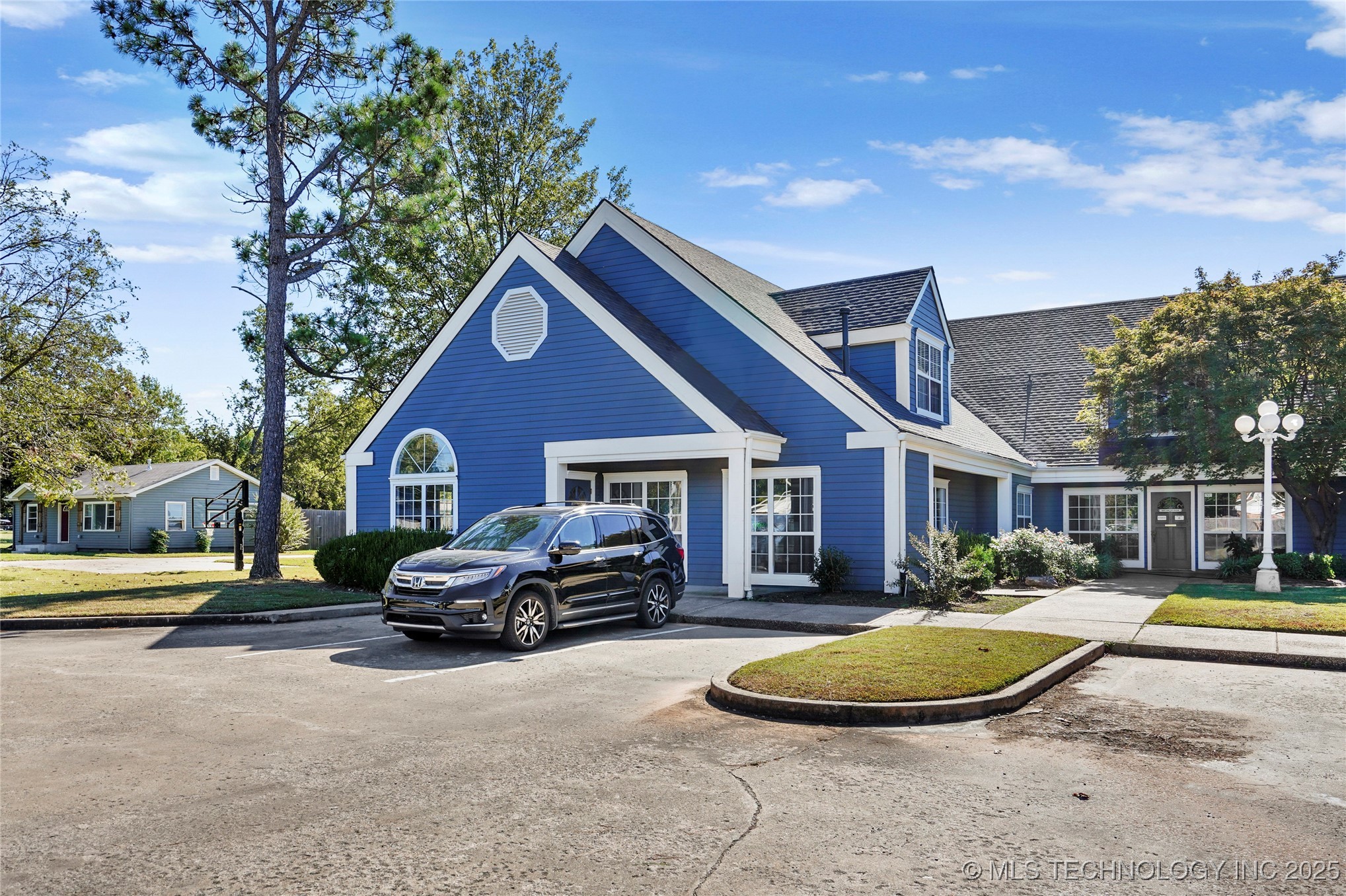 421 W Washington Street 425