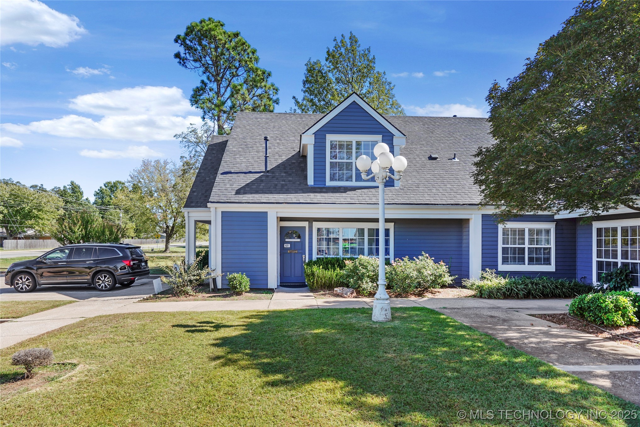 421 W Washington Street 425