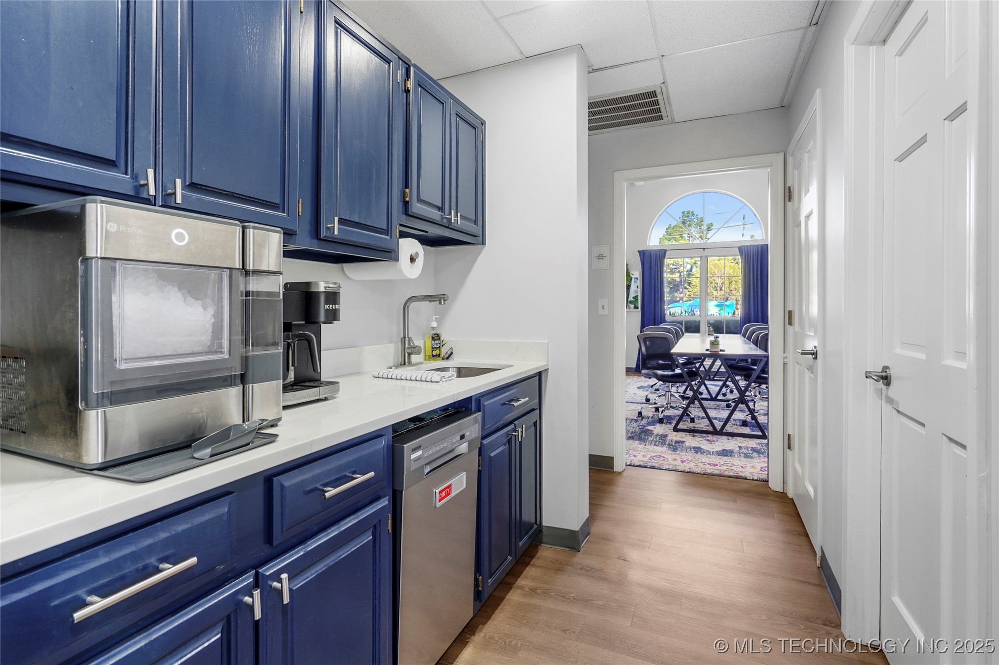 421 W Washington Street 425