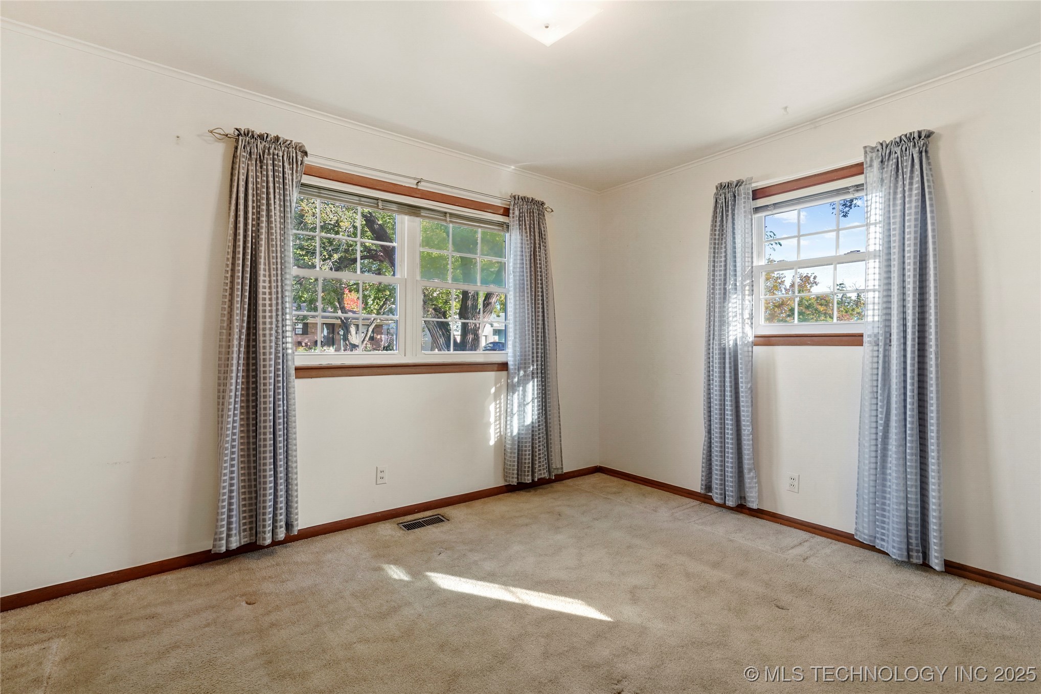 11465 E 4th Place