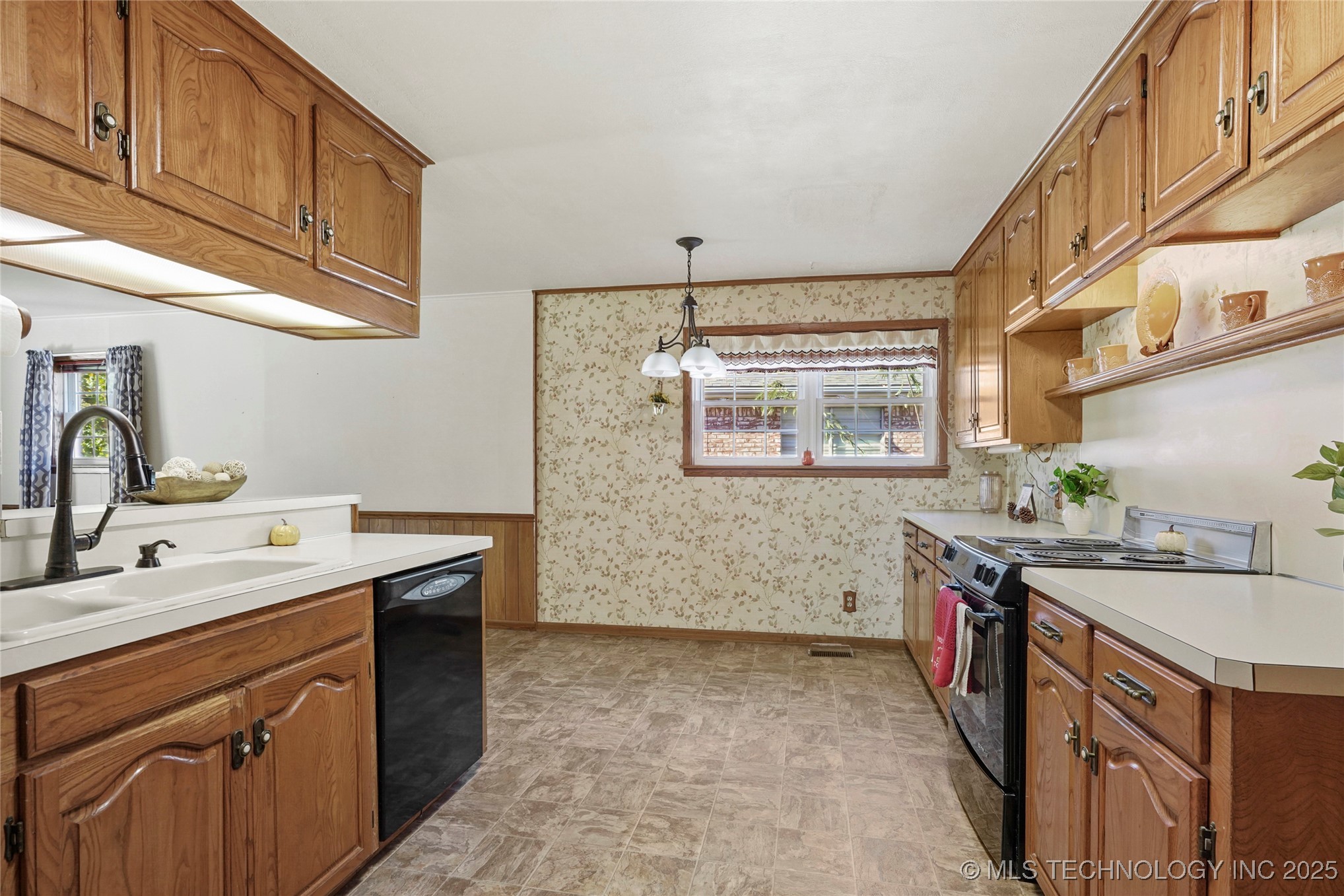 11465 E 4th Place