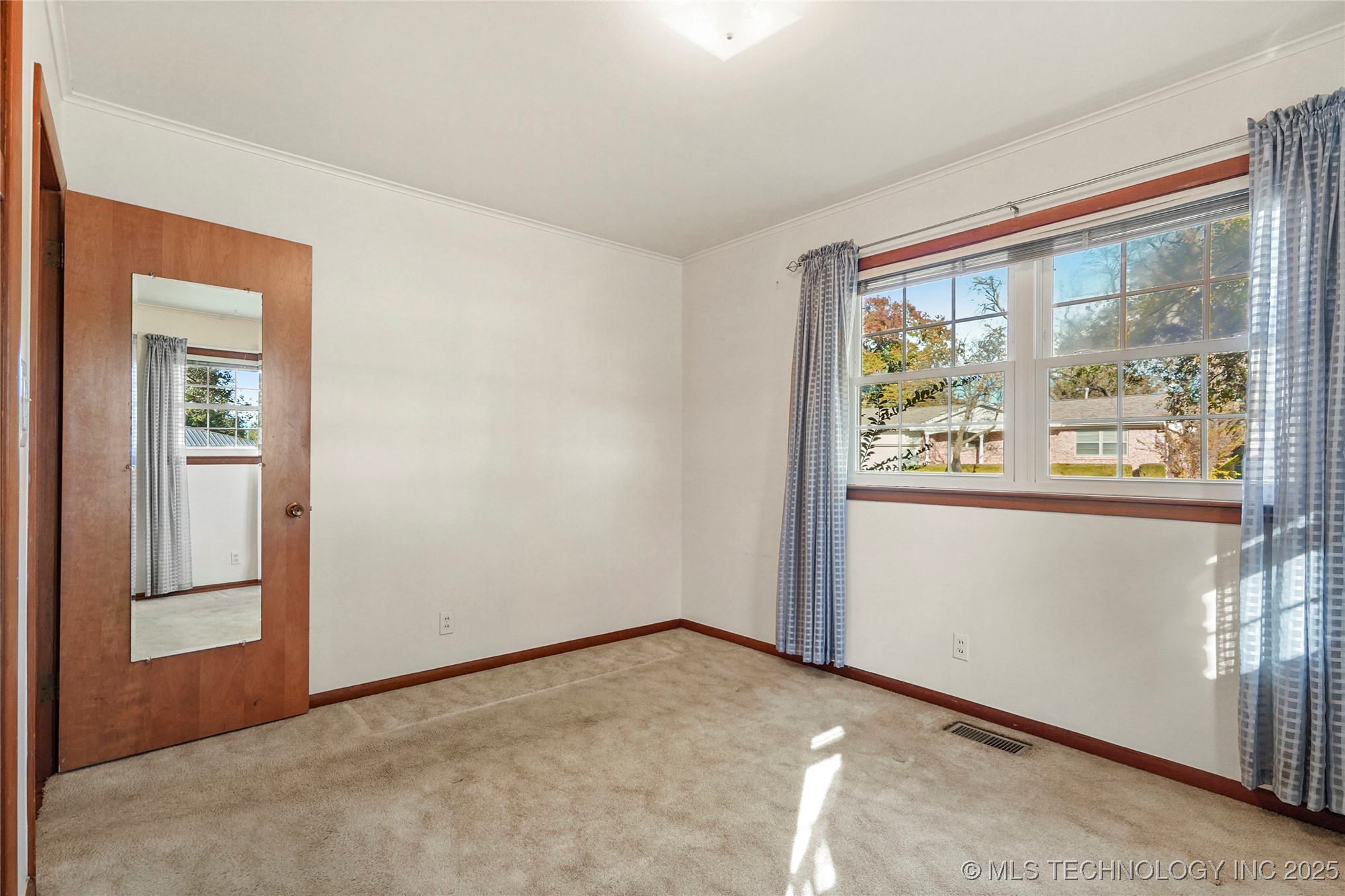 11465 E 4th Place
