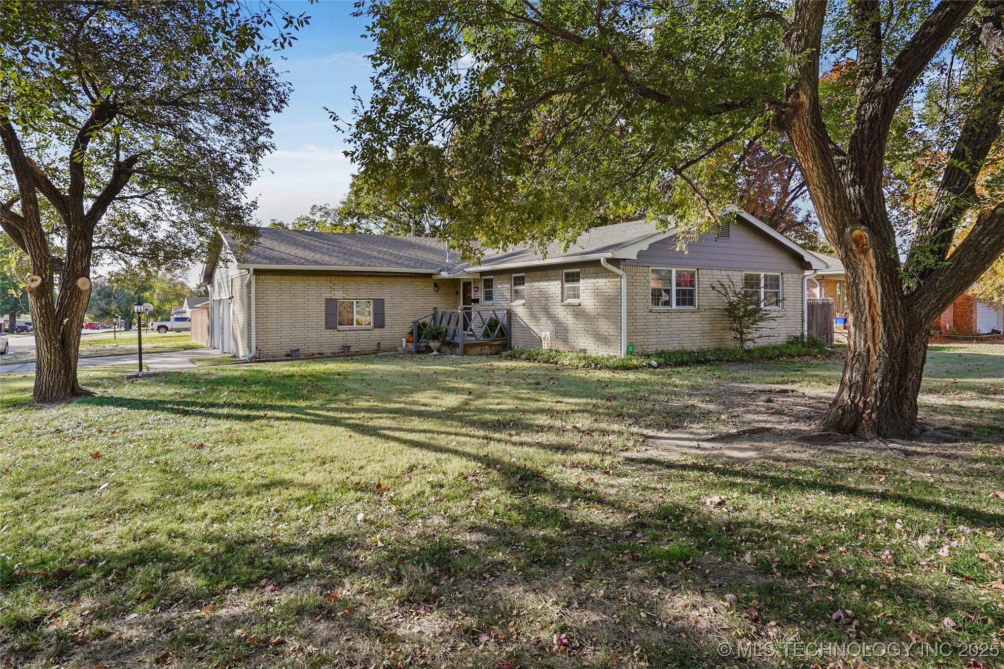 11465 E 4th Place