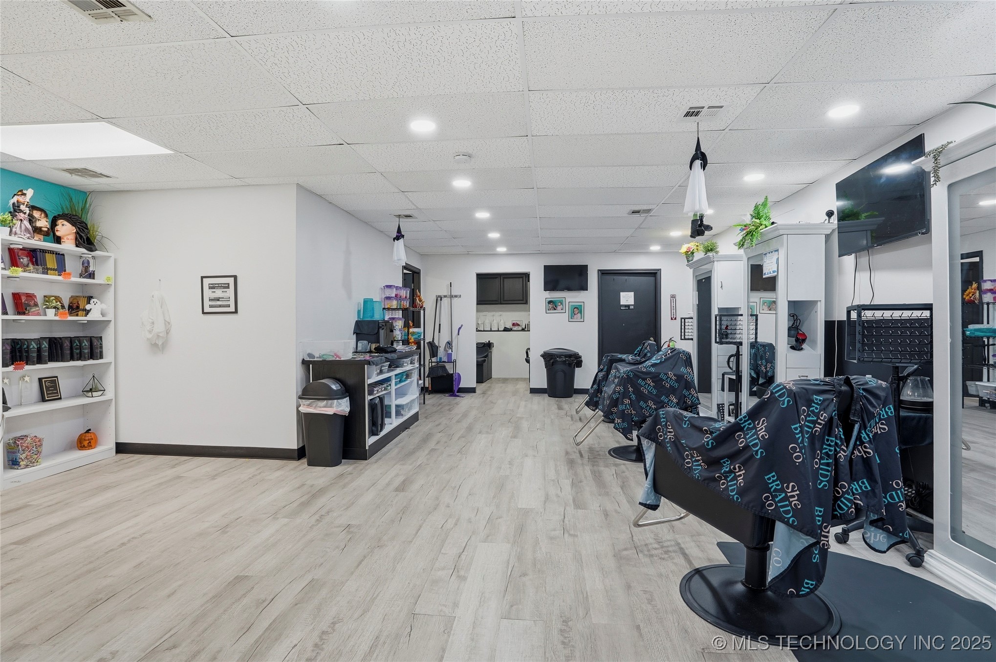 3227 S Lakewood Avenue