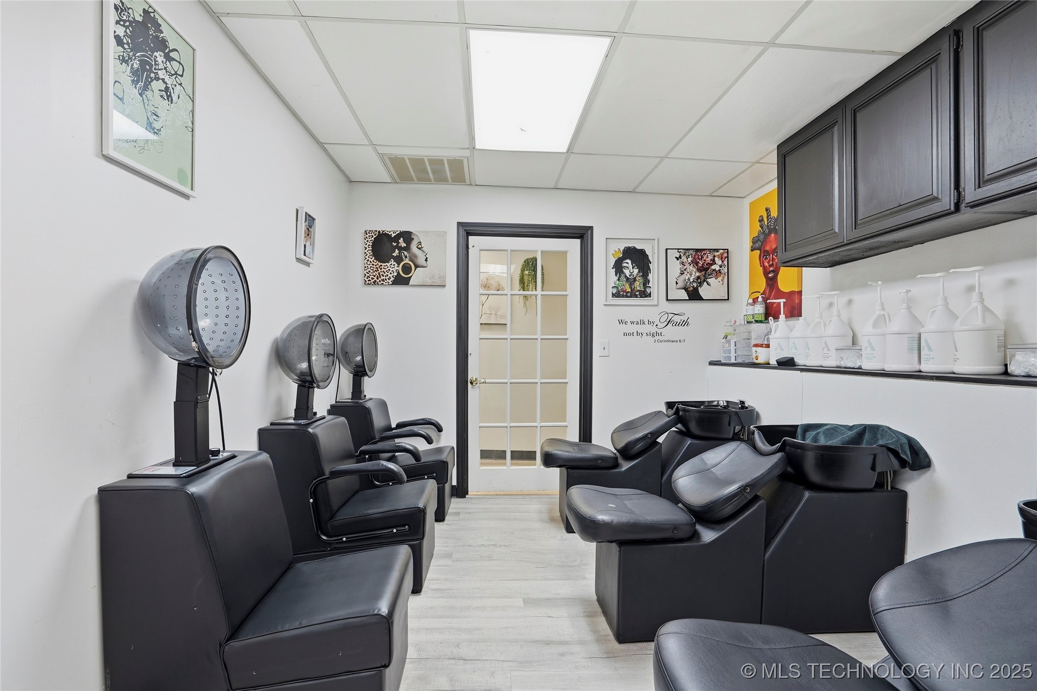 3227 S Lakewood Avenue