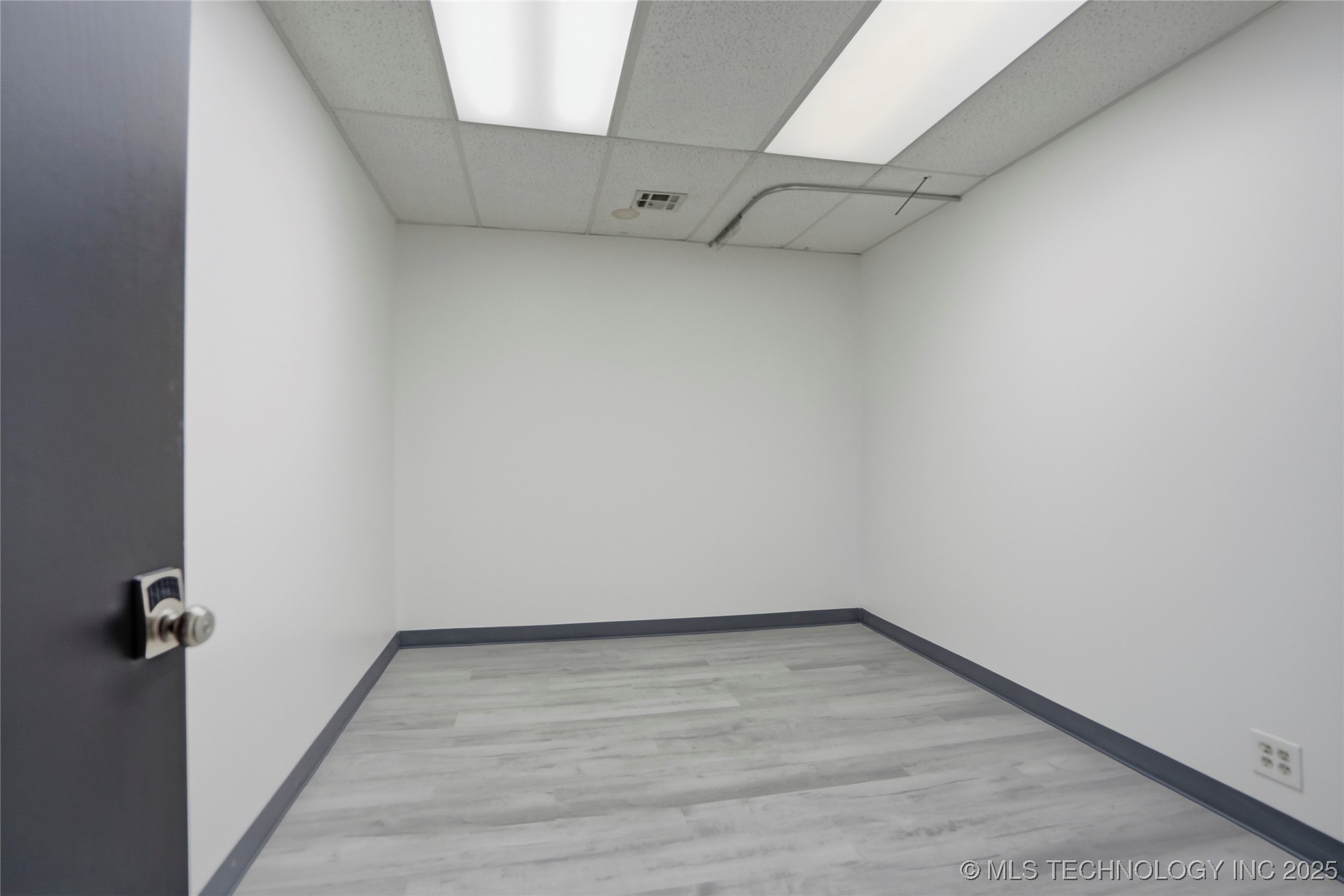 3227 S Lakewood Avenue