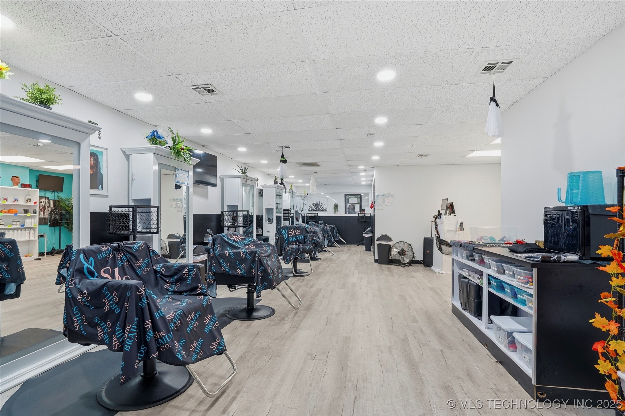 3227 S Lakewood Avenue