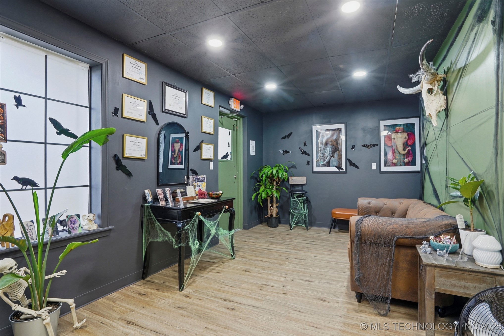 3227 S Lakewood Avenue