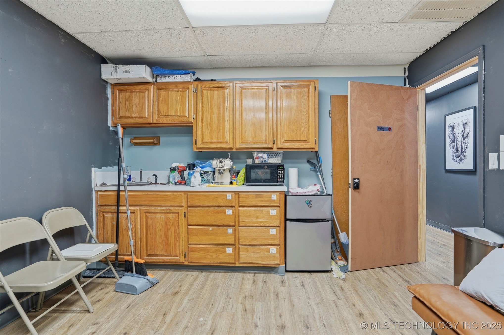 3227 S Lakewood Avenue