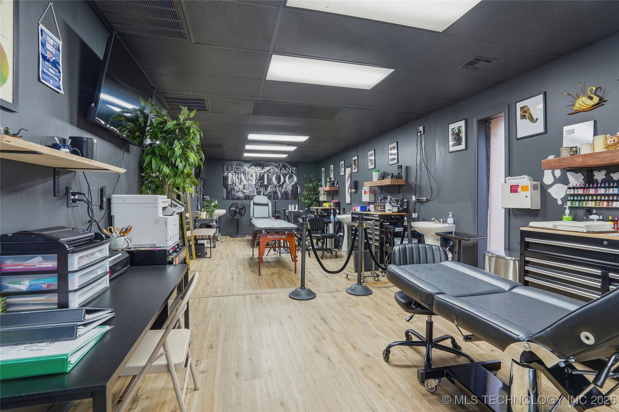 3227 S Lakewood Avenue