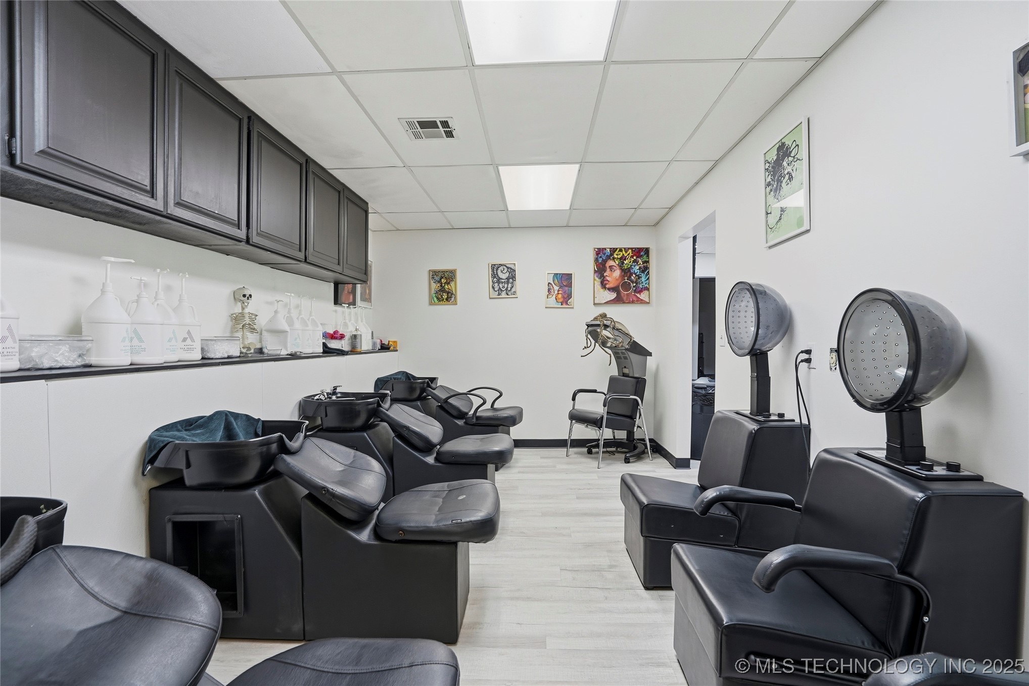 3227 S Lakewood Avenue