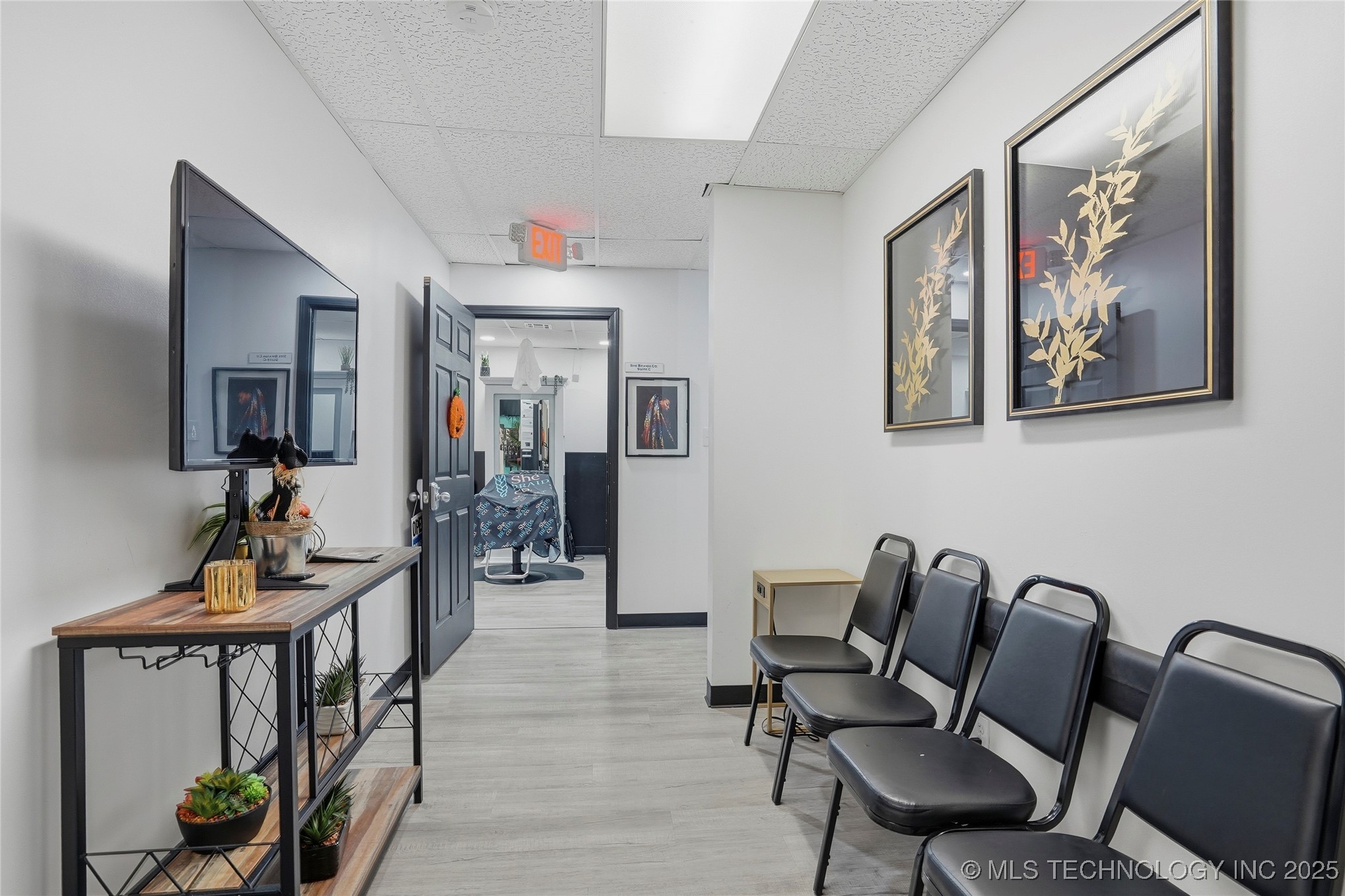 3227 S Lakewood Avenue