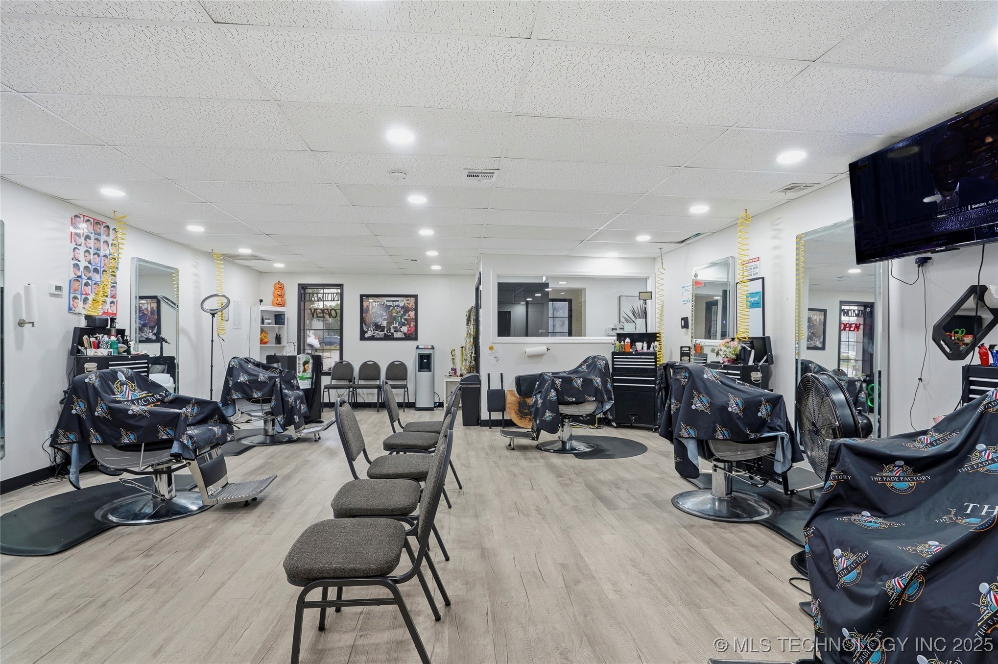 3227 S Lakewood Avenue