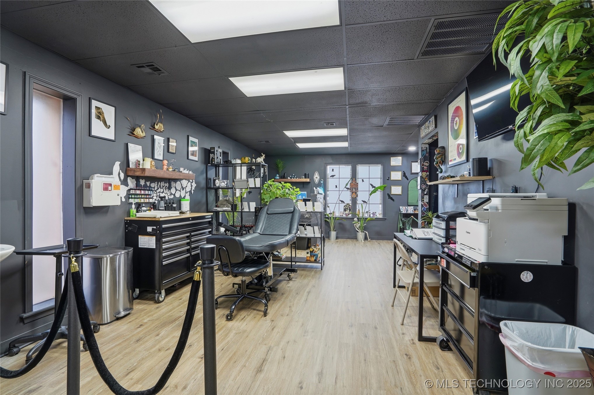 3227 S Lakewood Avenue