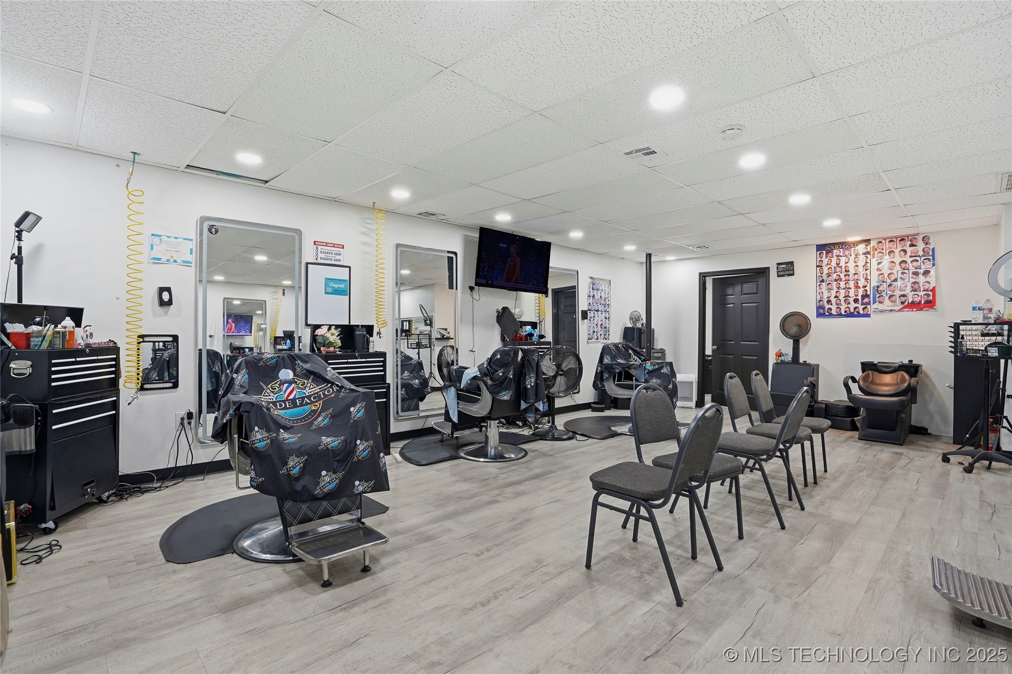 3227 S Lakewood Avenue