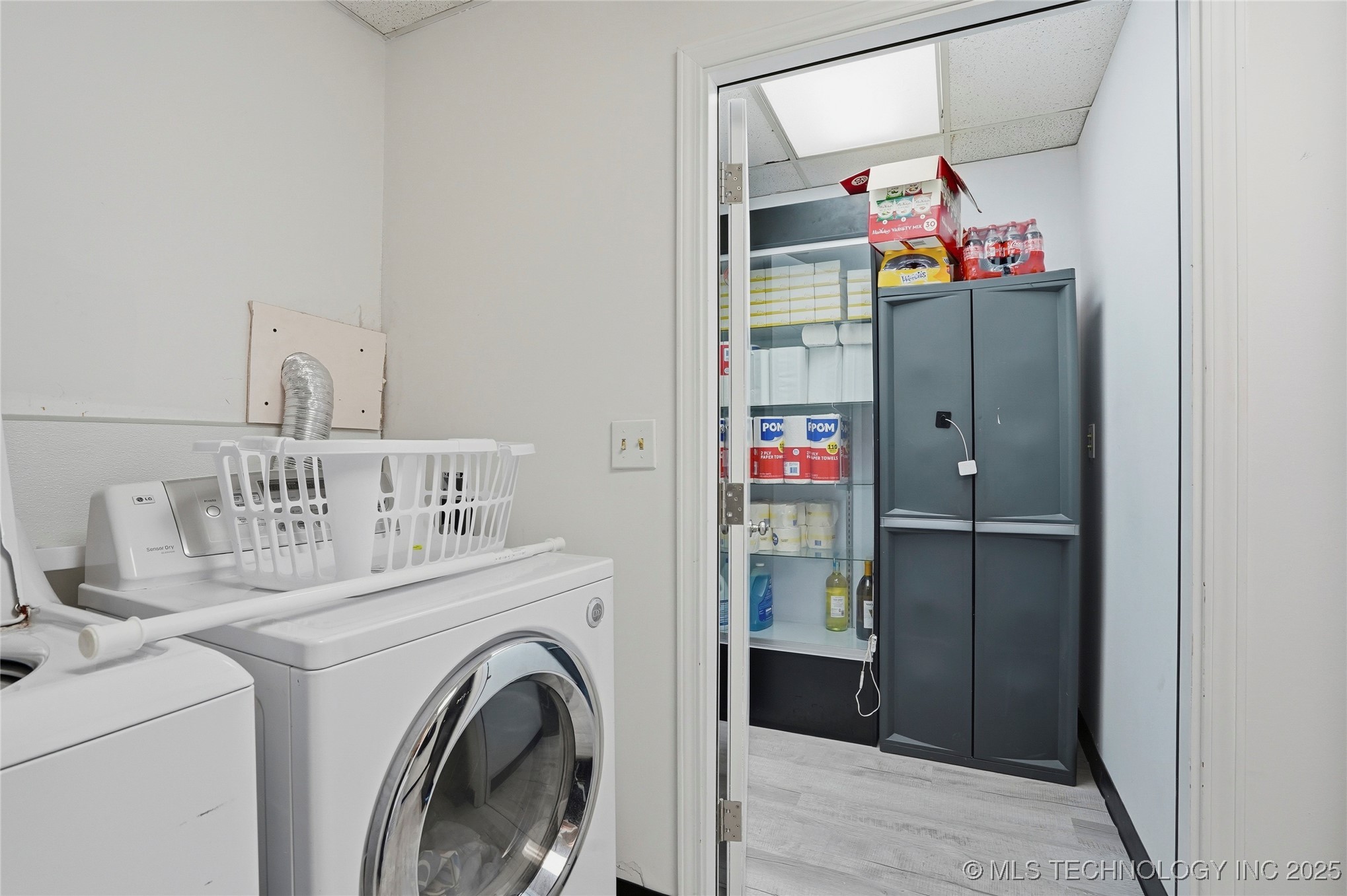 3227 S Lakewood Avenue