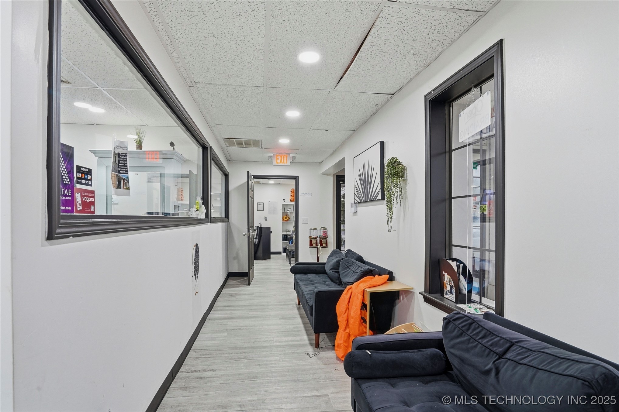 3227 S Lakewood Avenue