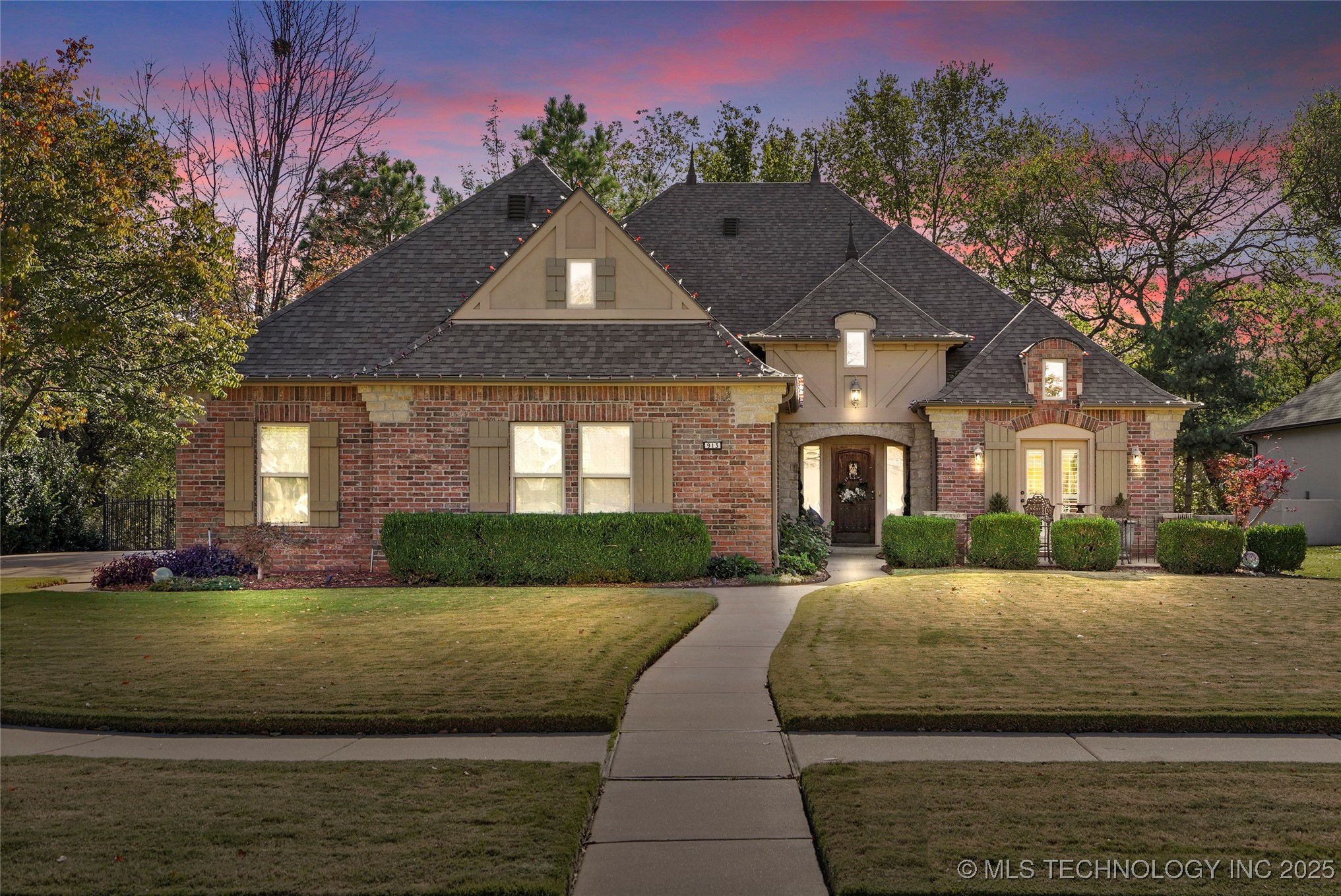 913 E Shreveport Street