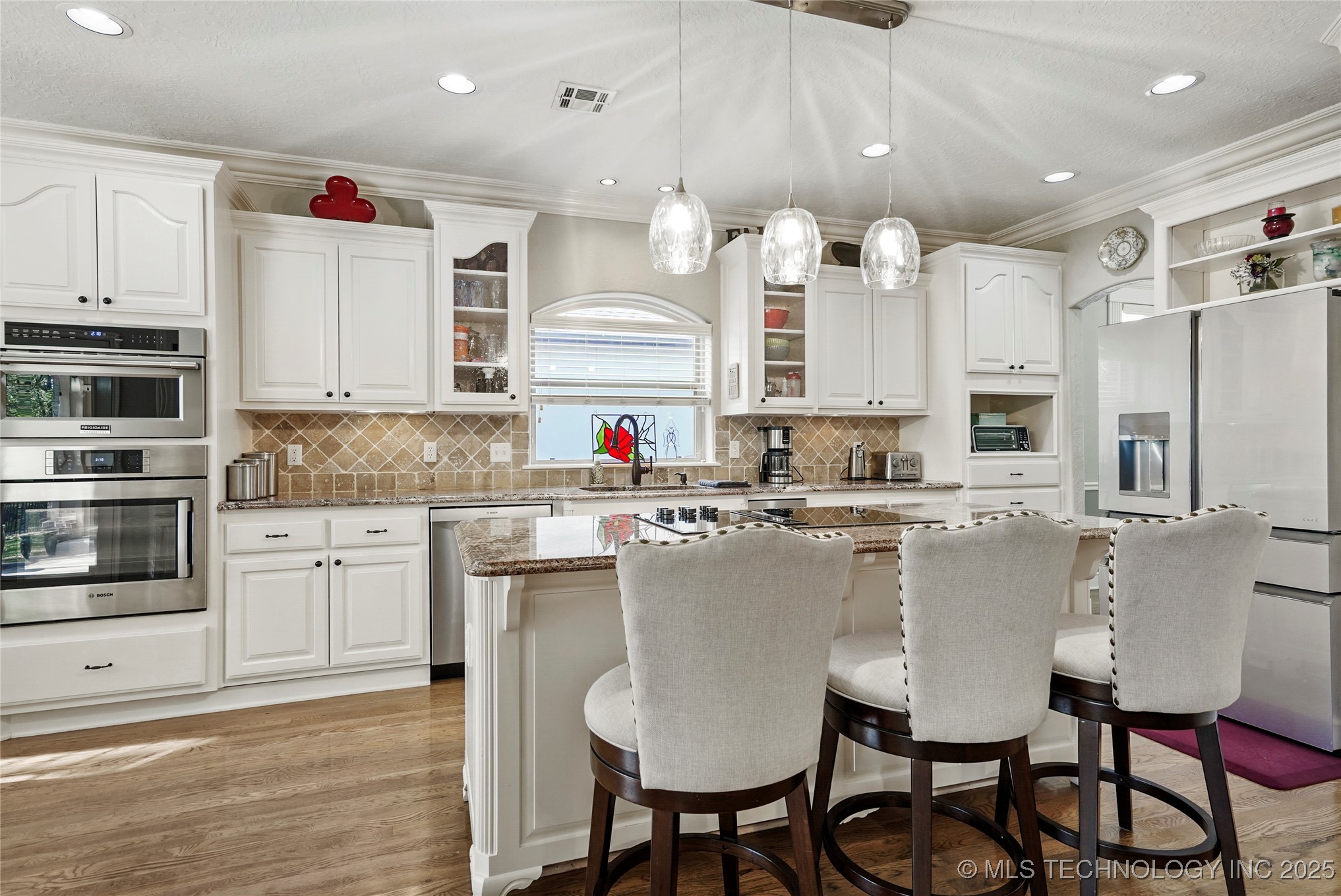 913 E Shreveport Street