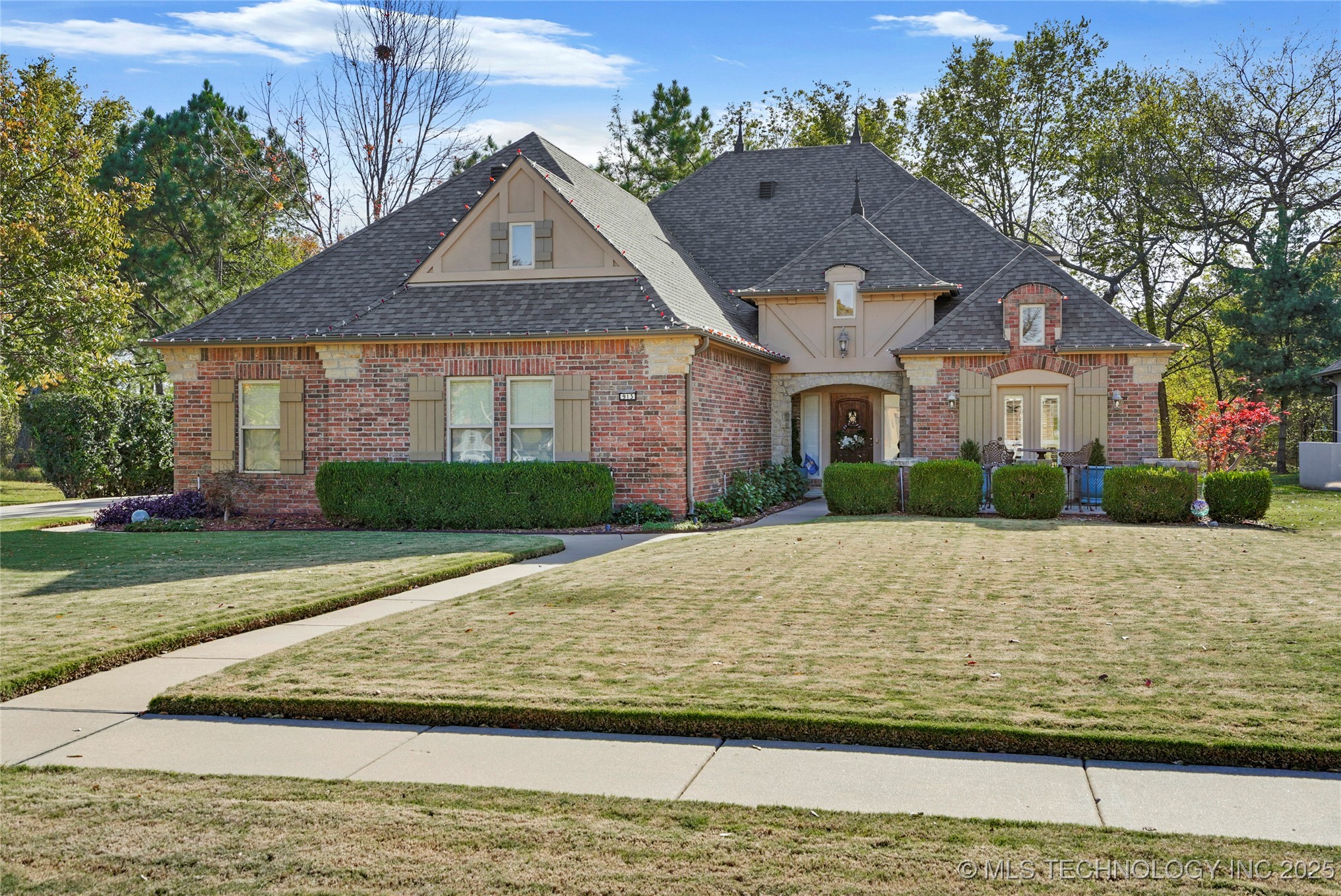 913 E Shreveport Street