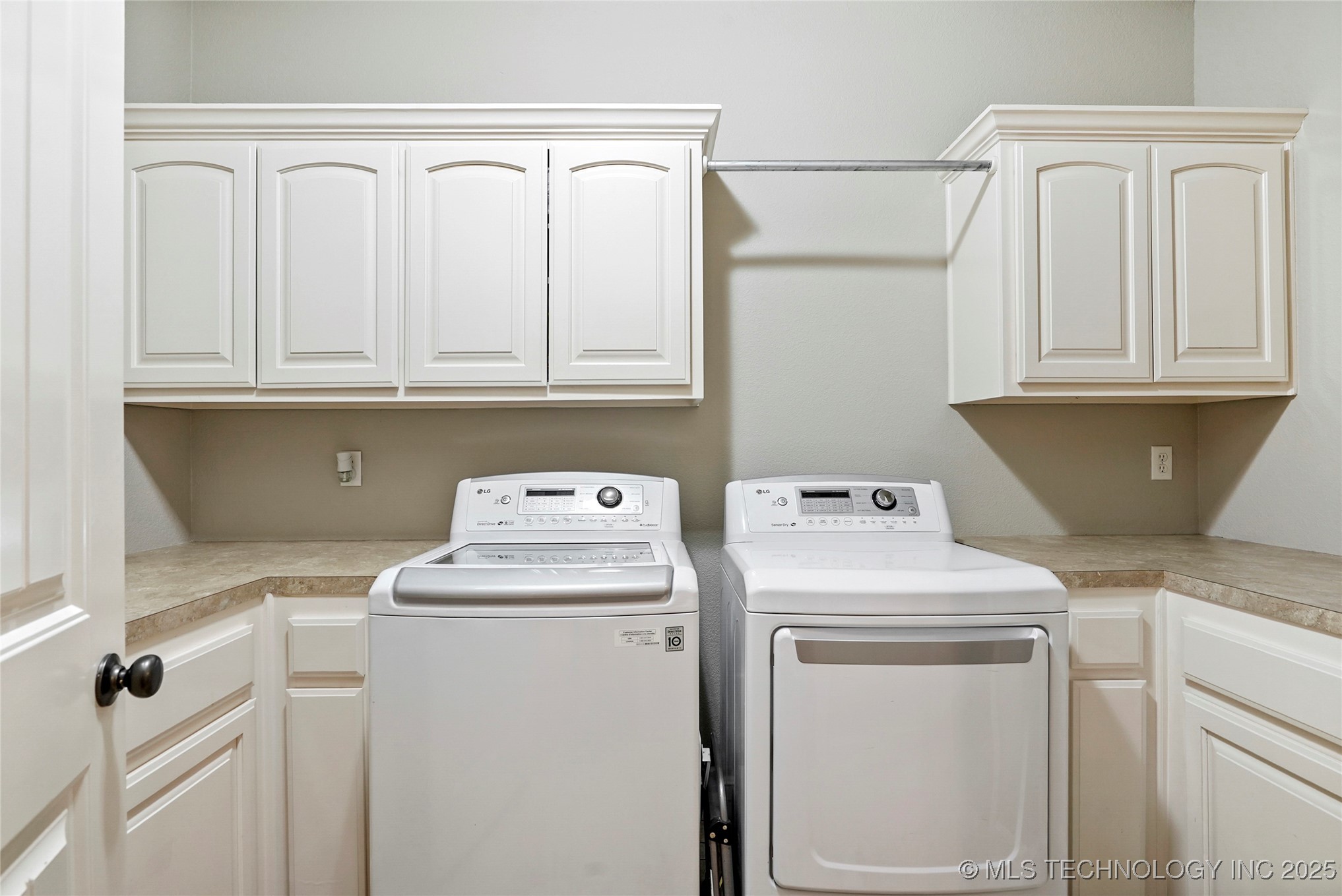 913 E Shreveport Street